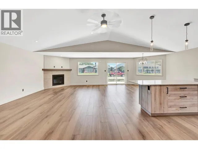 28 - 312 ARBUTUS STREET, Chase 4
