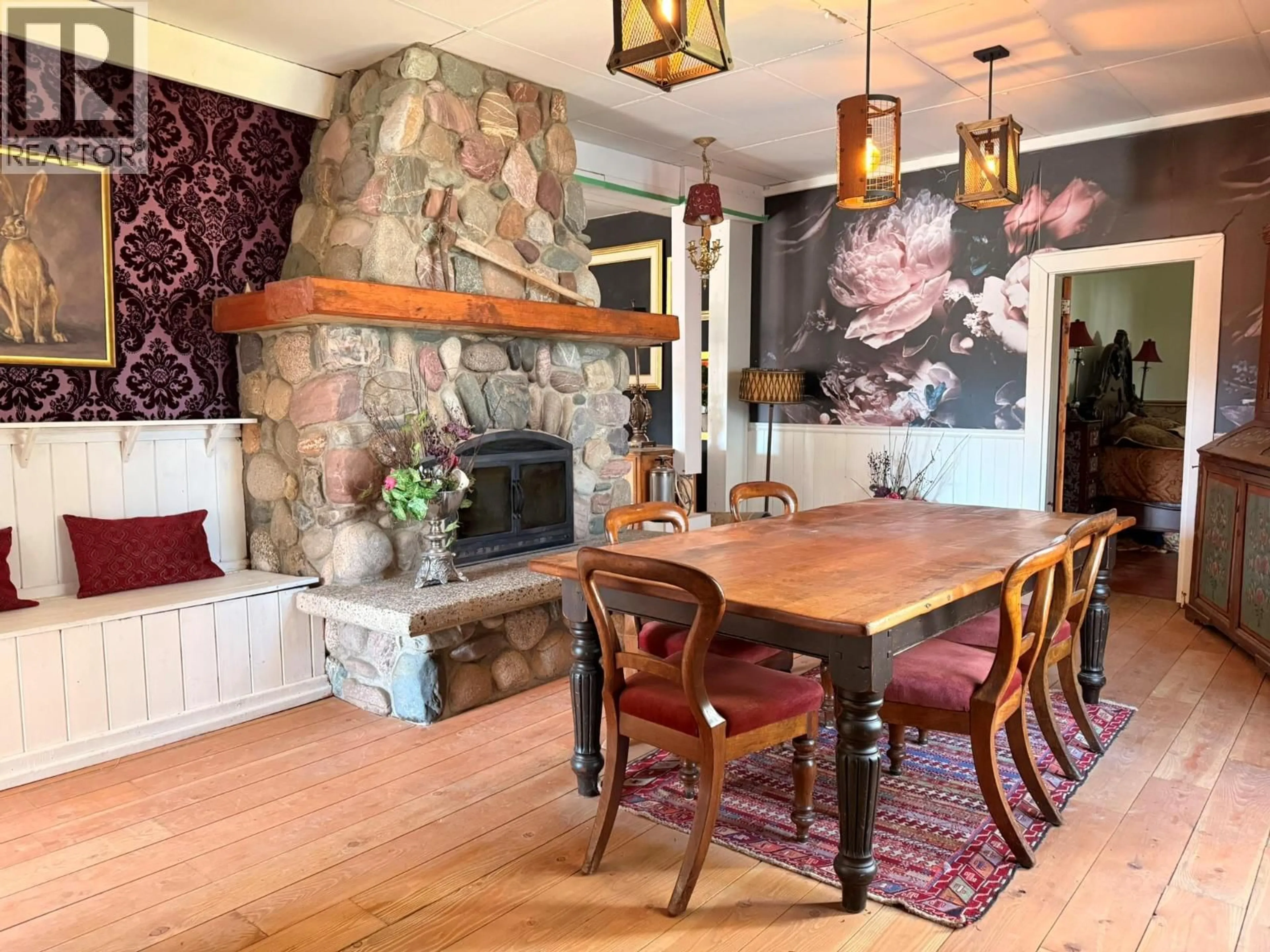 Dining room, unknown for 9215 MAIN AVENUE, Wilmer British Columbia V0A1K5