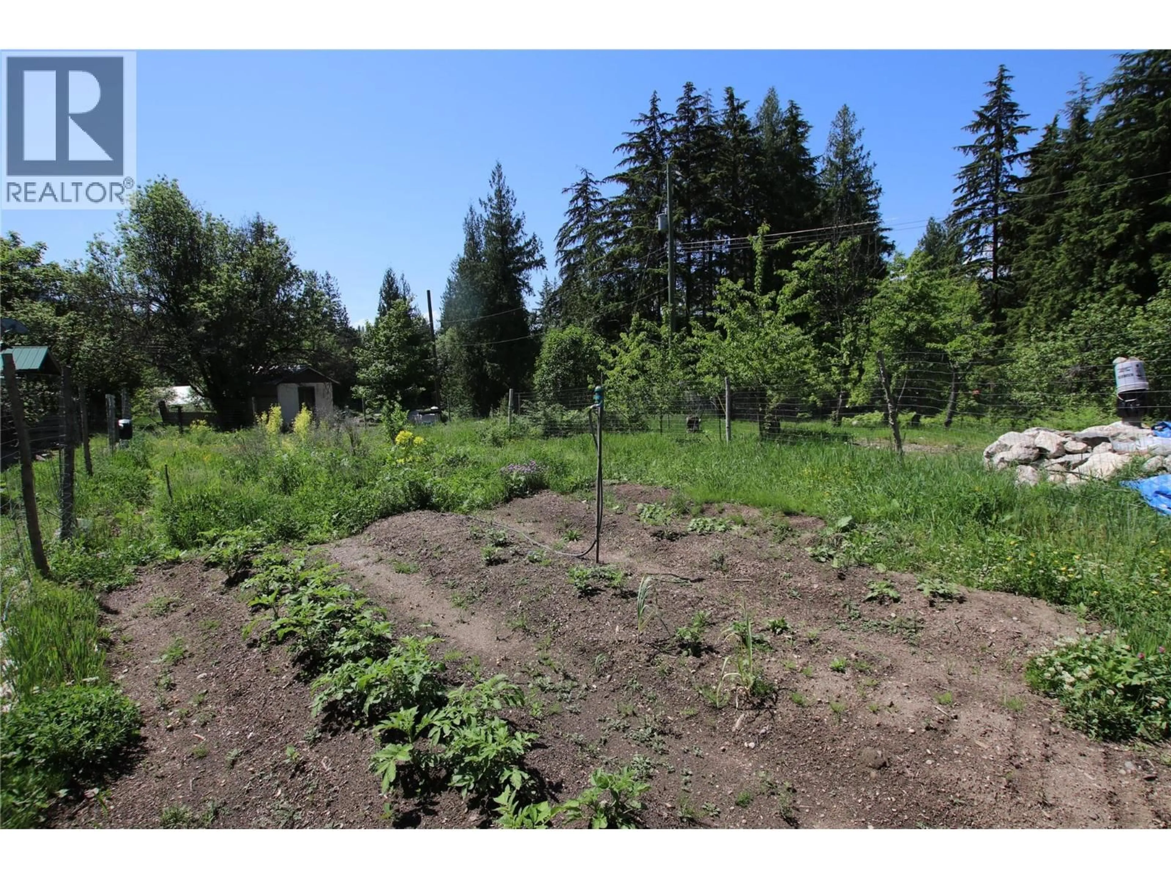 A pic from outside/outdoor area/front of a property/back of a property/a pic from drone, forest/trees view for 7735 STEWART ROAD, Fauquier British Columbia V0G1K0