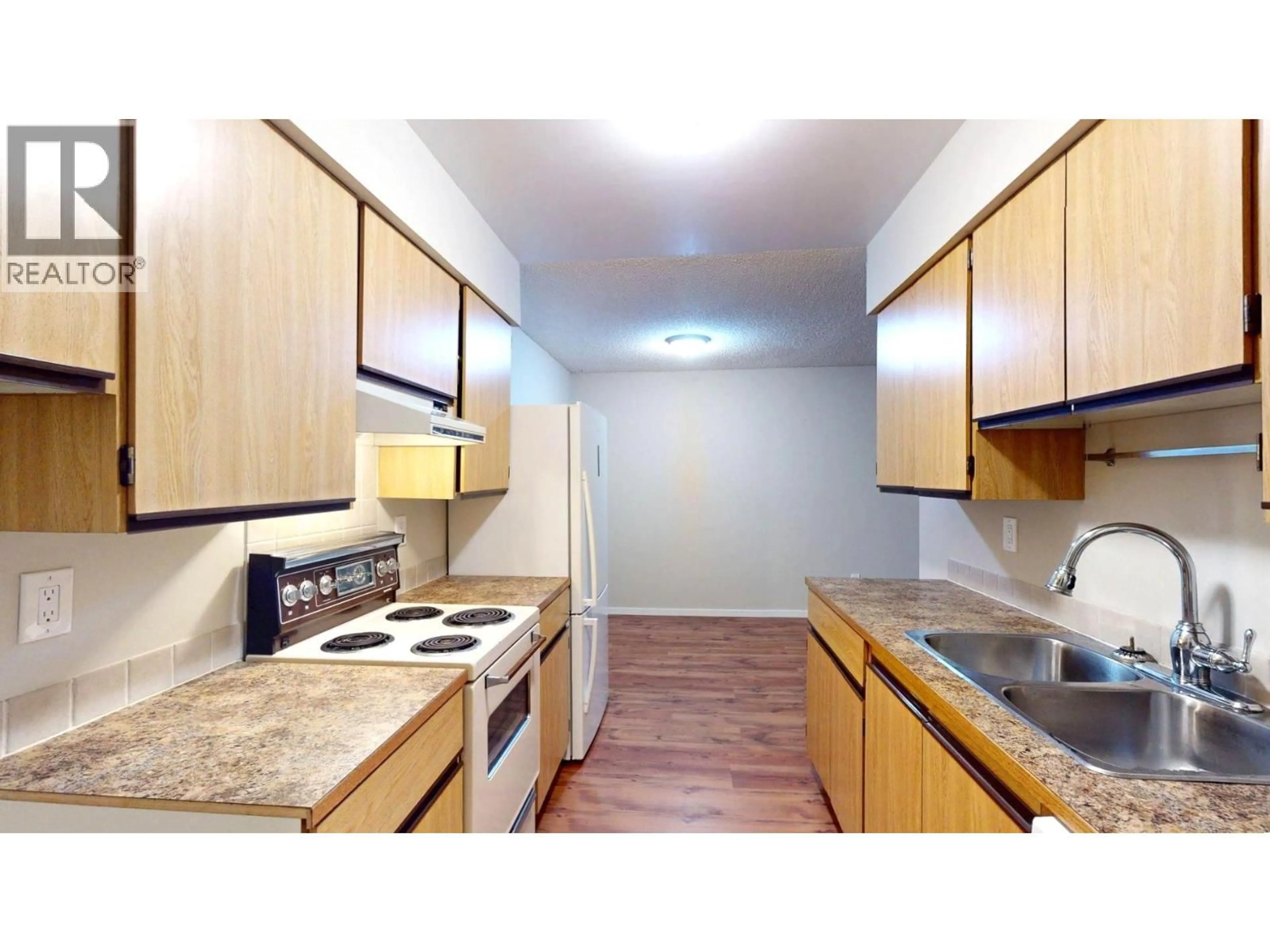 Standard kitchen, unknown for 103 - 775 BALMER CRESCENT, Elkford British Columbia V0B1H0