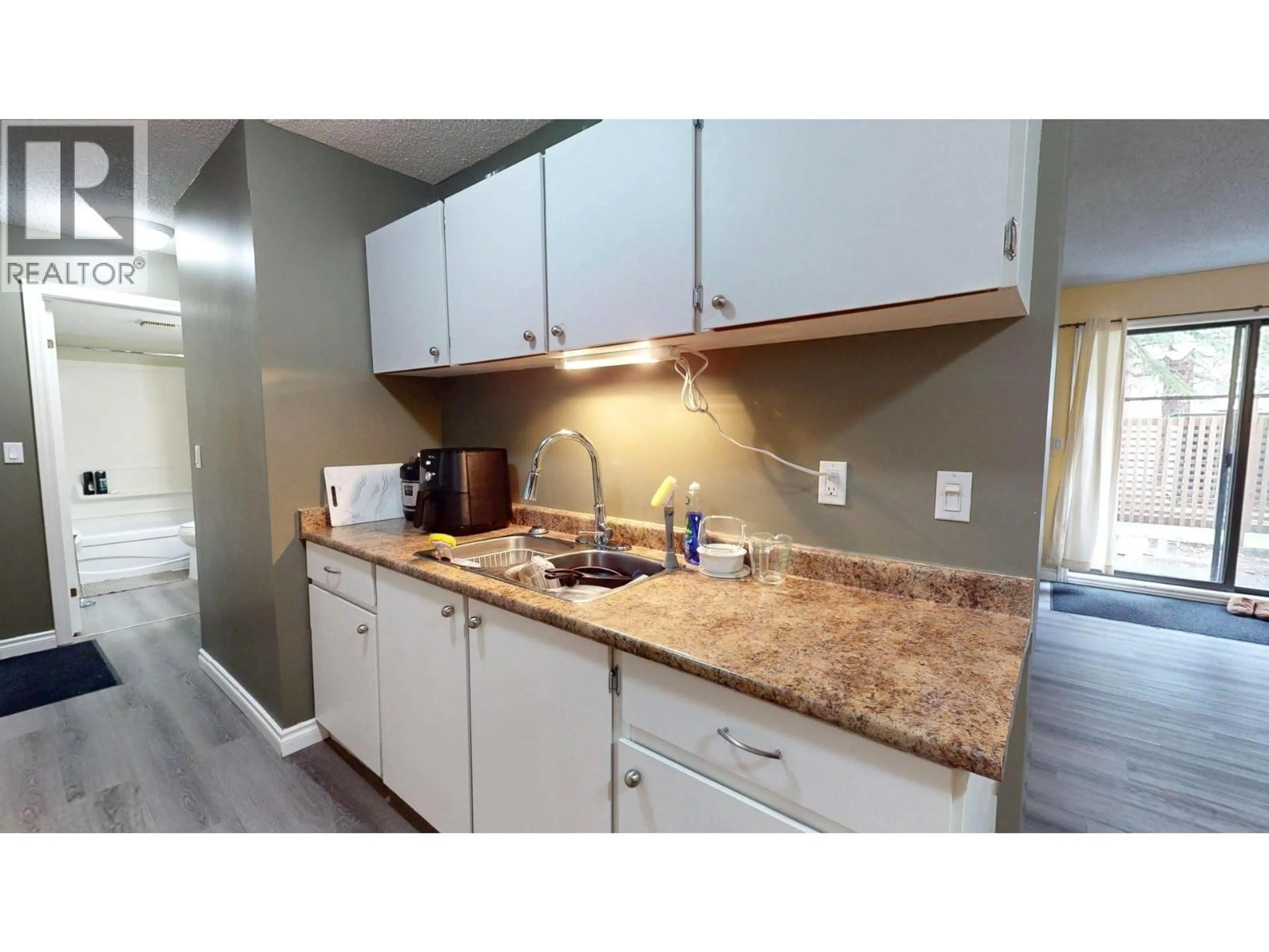 Standard kitchen, unknown for 108 - 431 BOIVIN ROAD, Elkford British Columbia V0B1H0