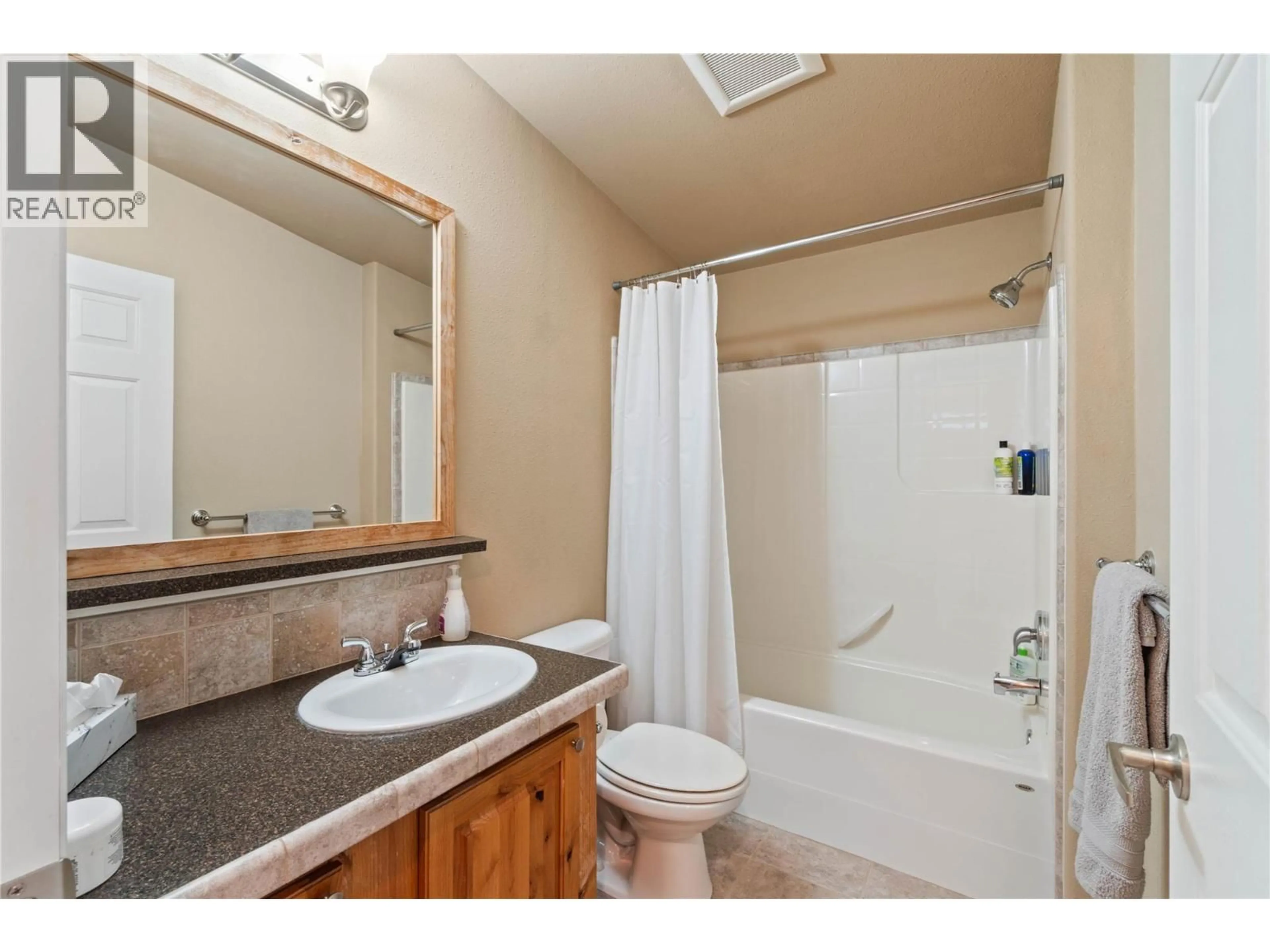 Standard bathroom, ceramic/tile floor for 20 - 1781 ORD ROAD, Kamloops British Columbia V2B0E8