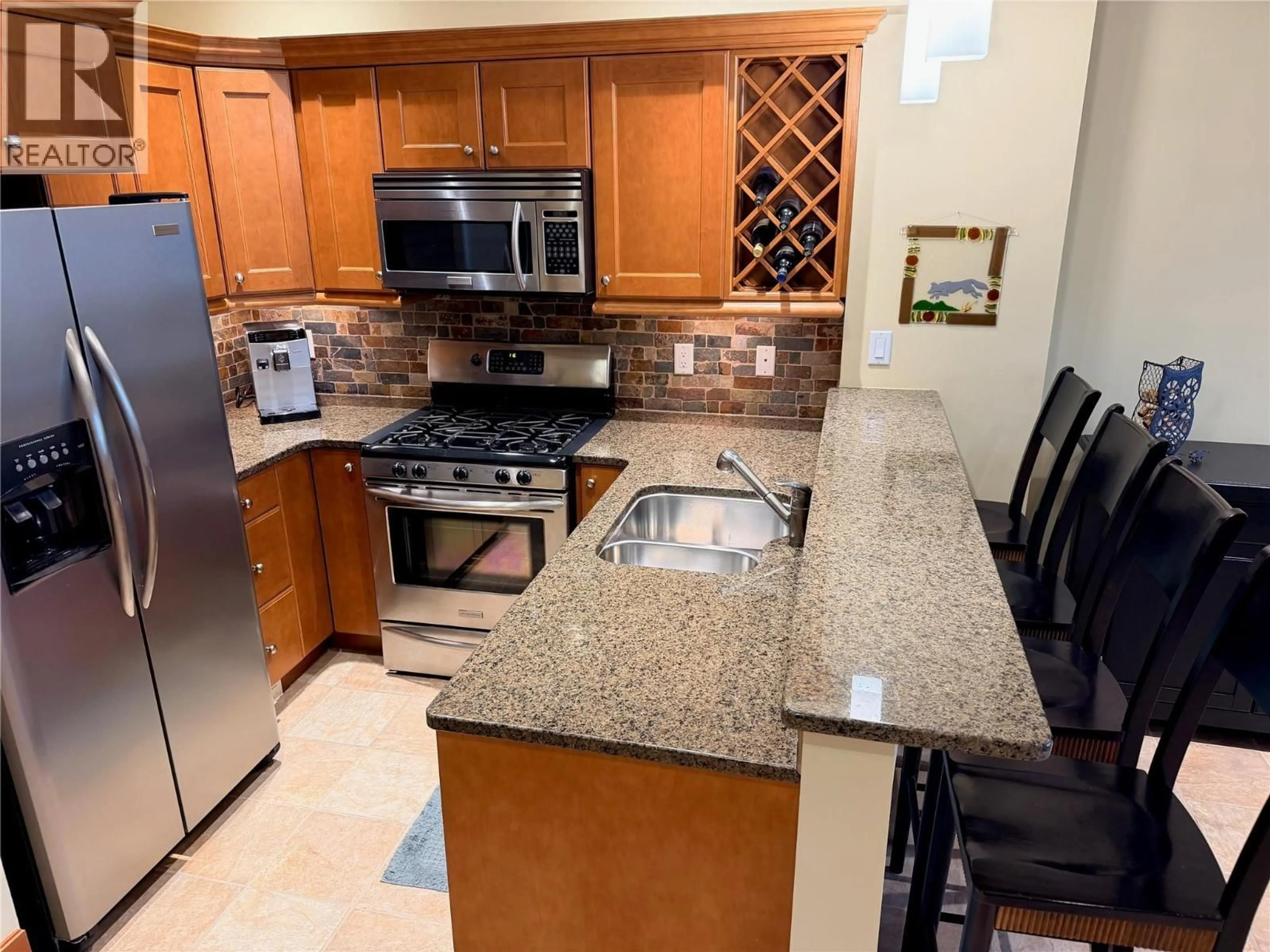 Standard kitchen, ceramic/tile floor for 75 - 7200 COTTONWOOD DRIVE, Osoyoos British Columbia V0H1V3