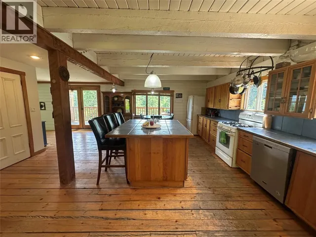 1482 ZWICKY ROAD, Kaslo 3