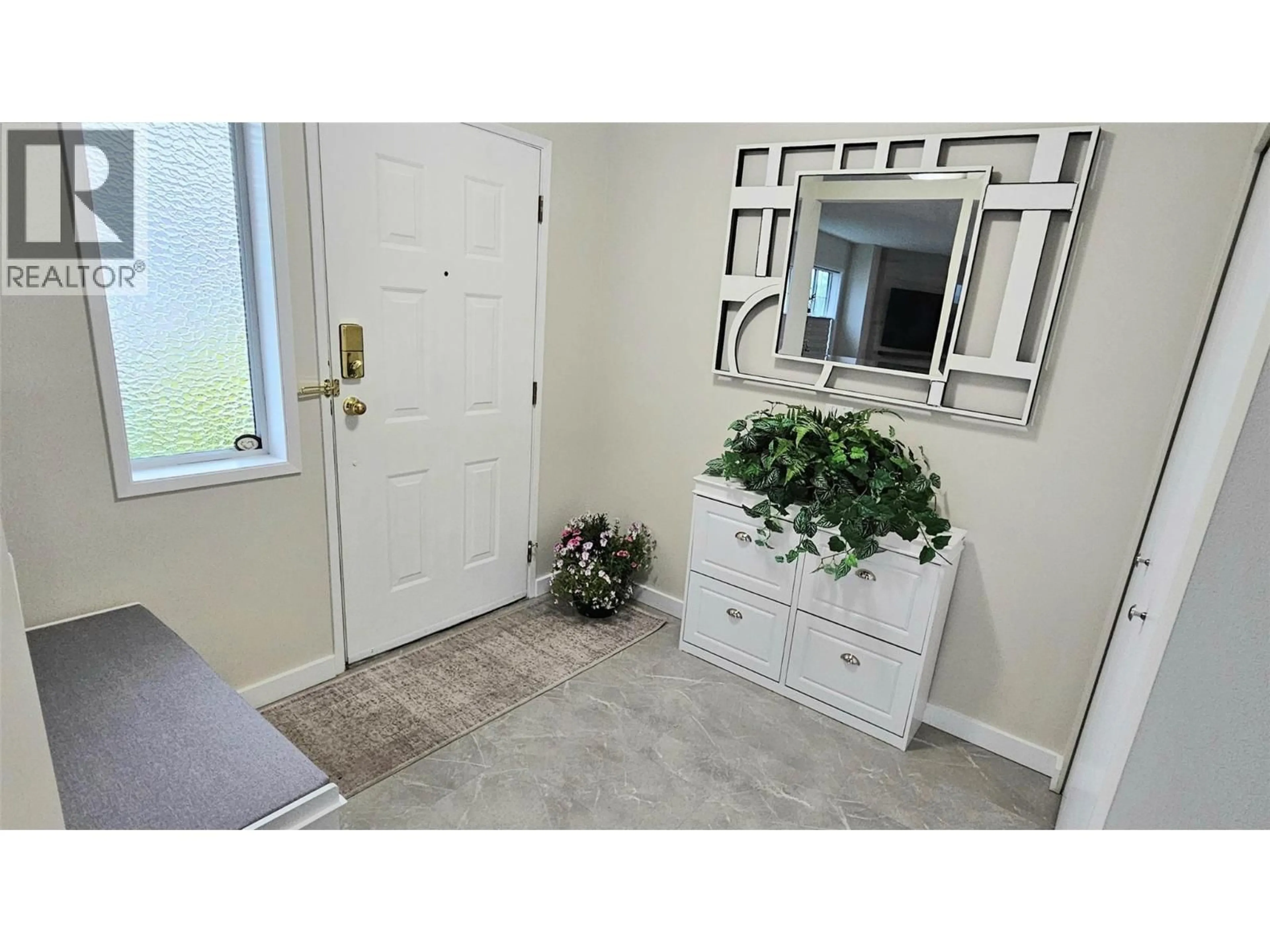 Indoor entryway for 173 - 3400 WILSON STREET, Penticton British Columbia V2A8H9