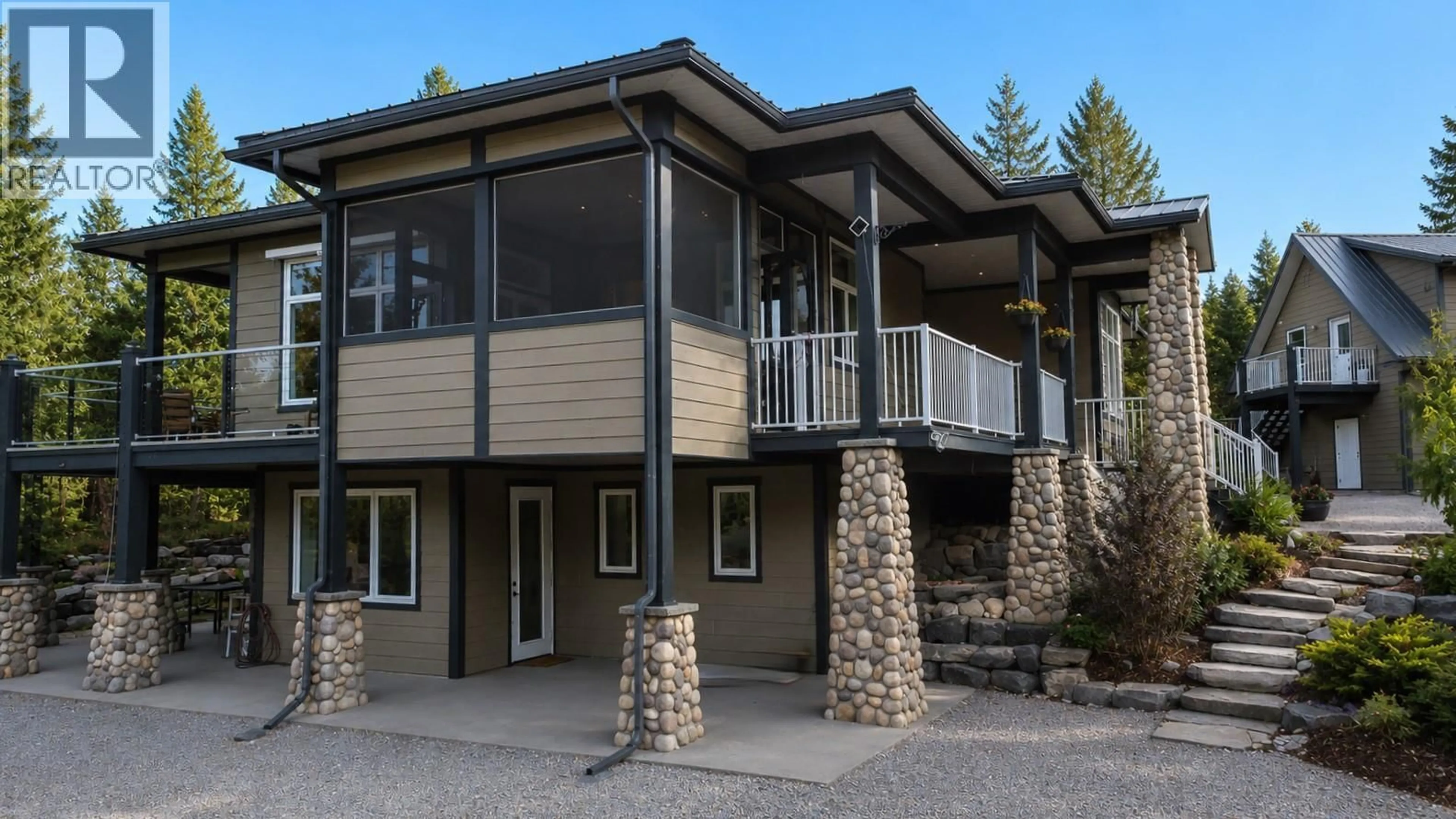 Home with vinyl exterior material, unknown for 9395 PINTO ROAD, Invermere British Columbia V0A1K2