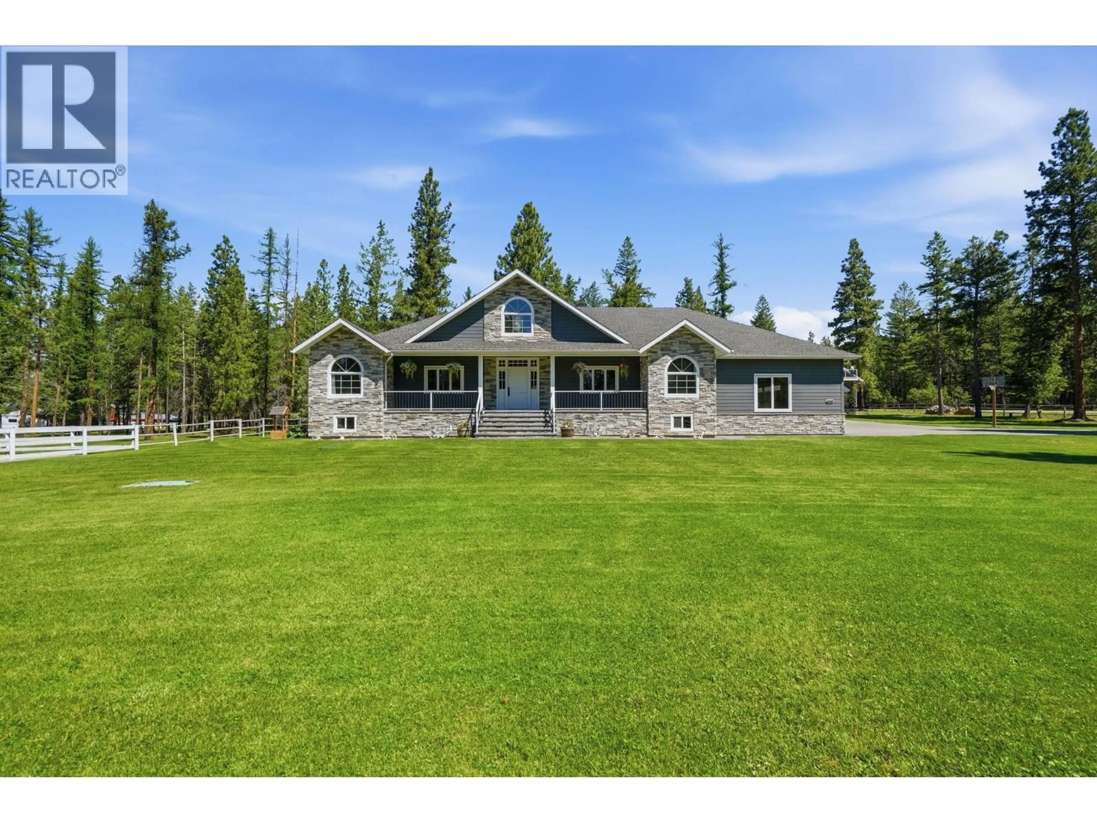 A pic from outside/outdoor area/front of a property/back of a property/a pic from drone, unknown for 4520 13TH STREET SOUTH, Cranbrook British Columbia V1C7A9