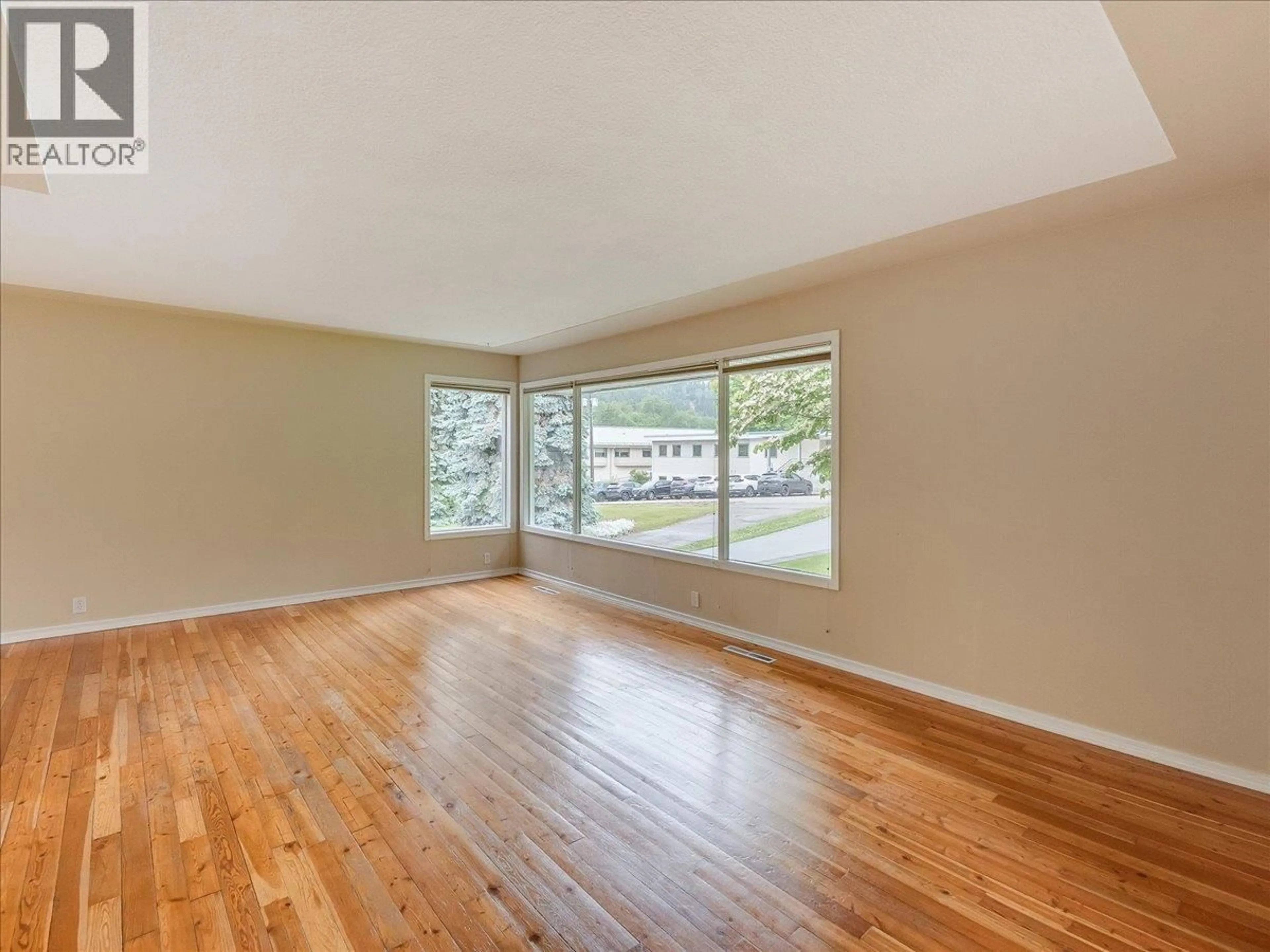 A pic of a room for 806 10TH STREET, Castlegar British Columbia V1N2H8