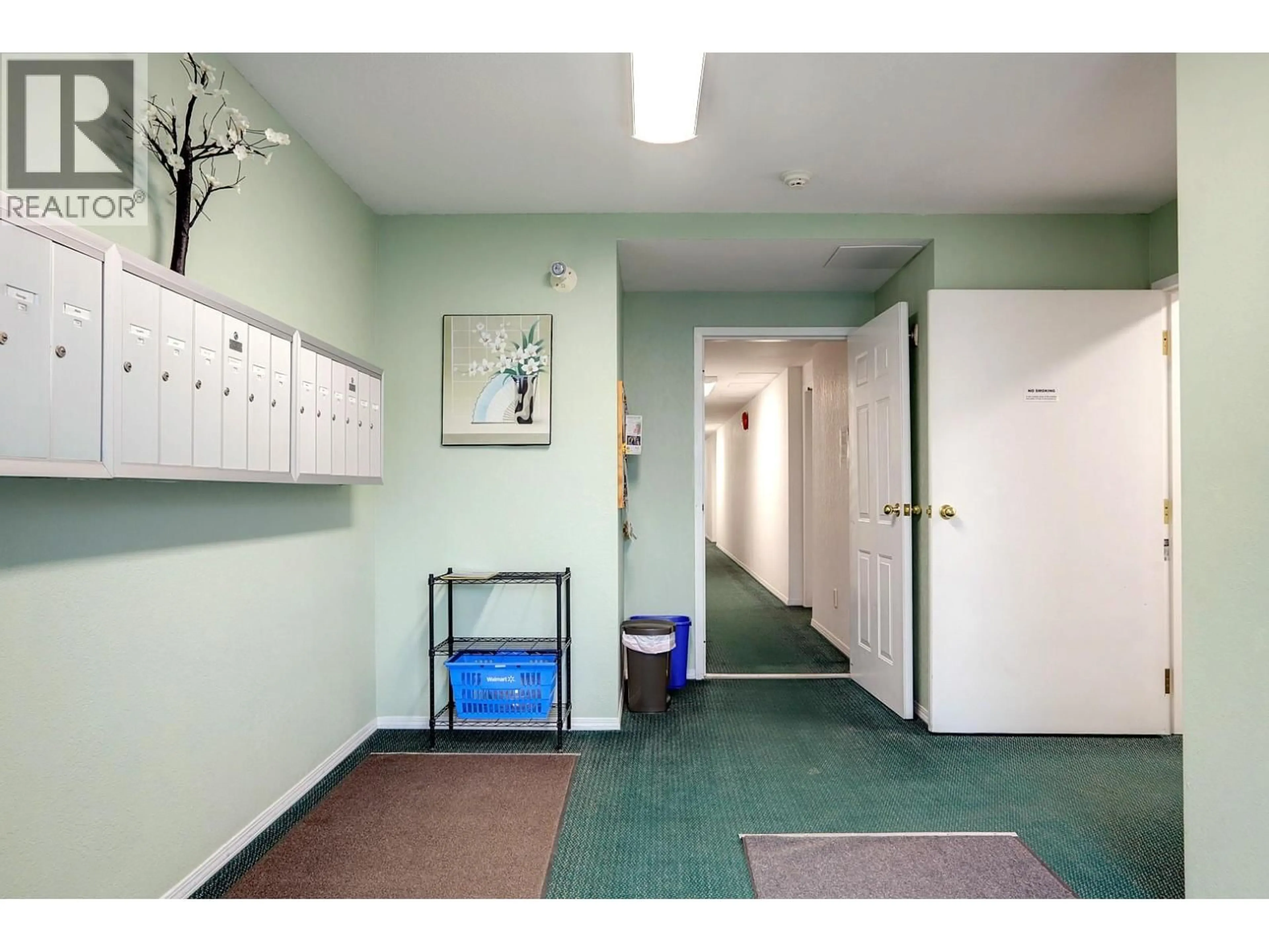 Indoor foyer for 212 - 211 KILDONAN AVENUE, Enderby British Columbia V0E1V2