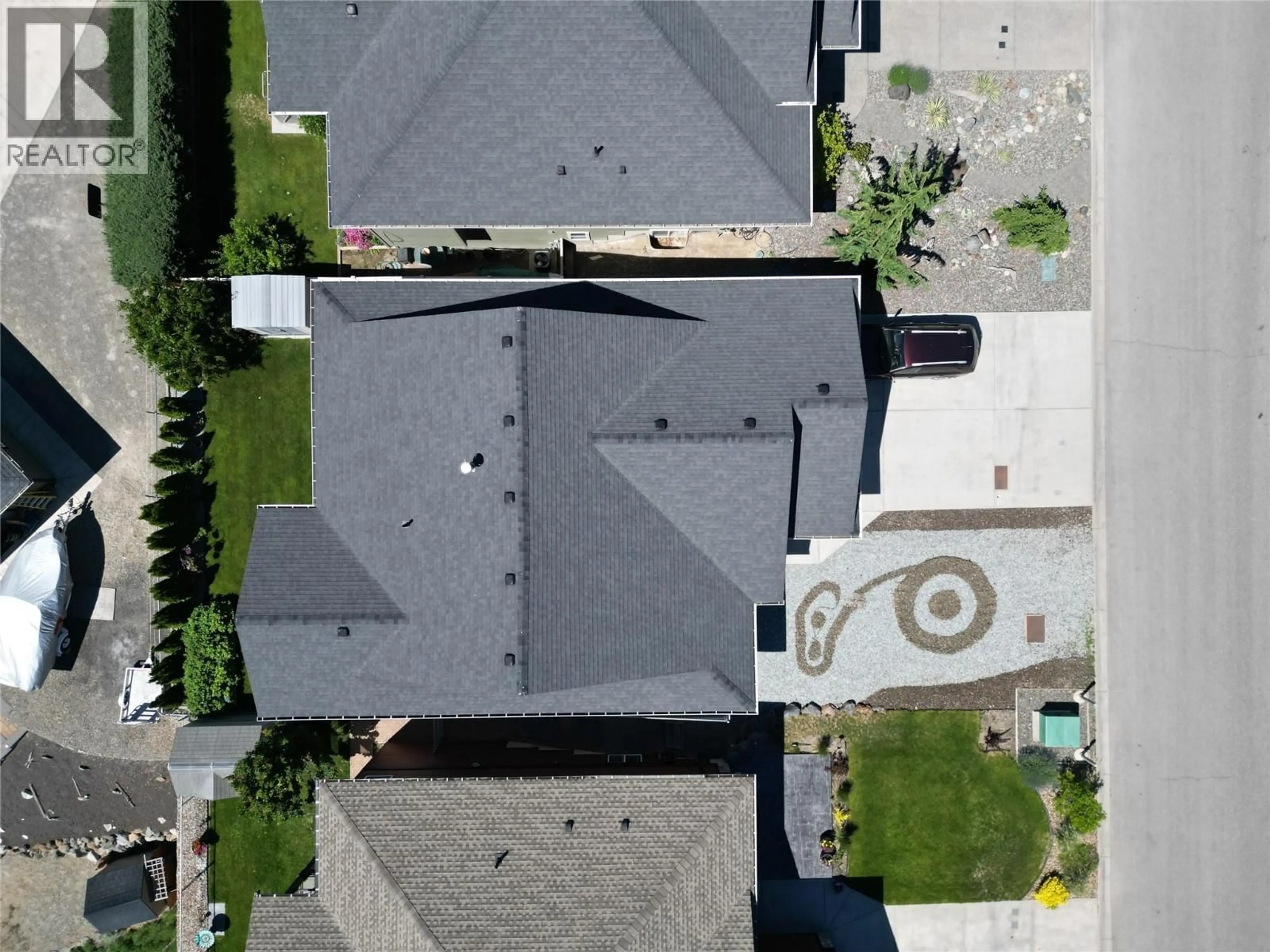 A pic from outside/outdoor area/front of a property/back of a property/a pic from drone, street for 2104 DOUBLETREE CRESCENT, Kamloops British Columbia V2B0E9