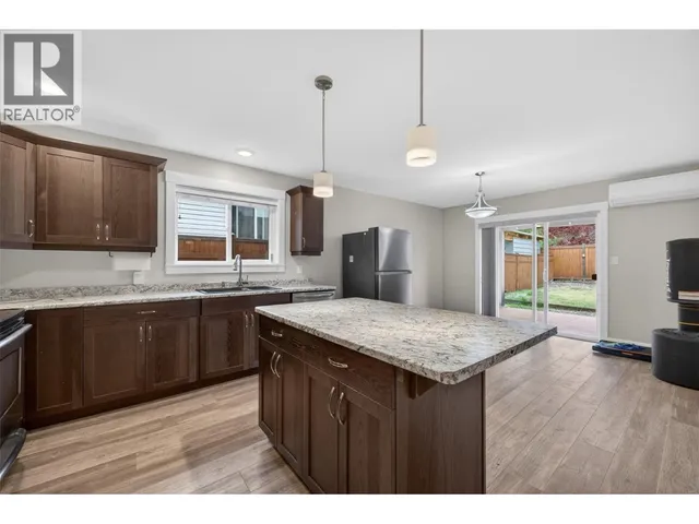 5480 CANOE BEACH DRIVE NORTHEAST, Salmon Arm 5