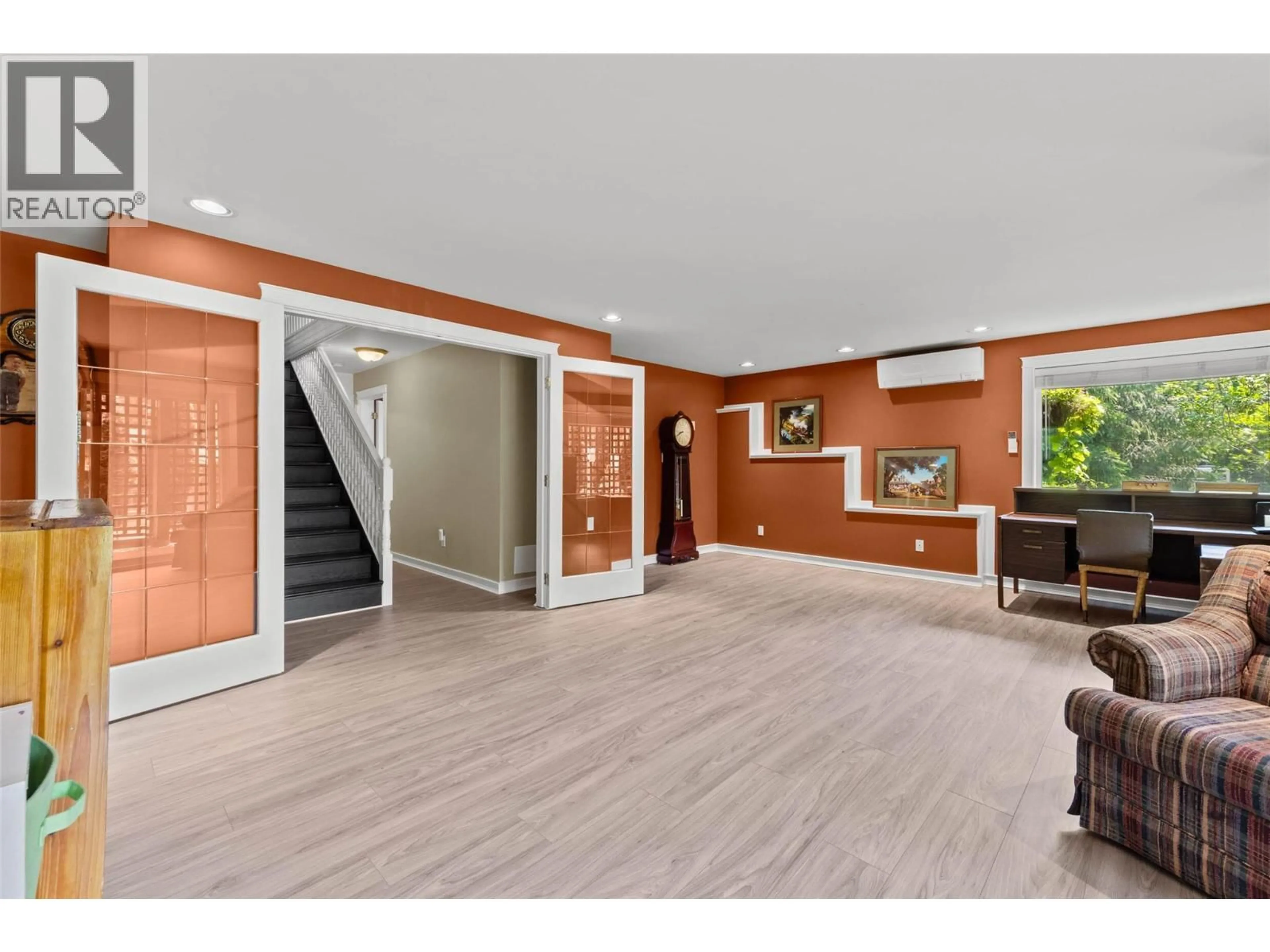 Indoor foyer for 7280 BIRCH CLOSE, Anglemont British Columbia V0E1M8