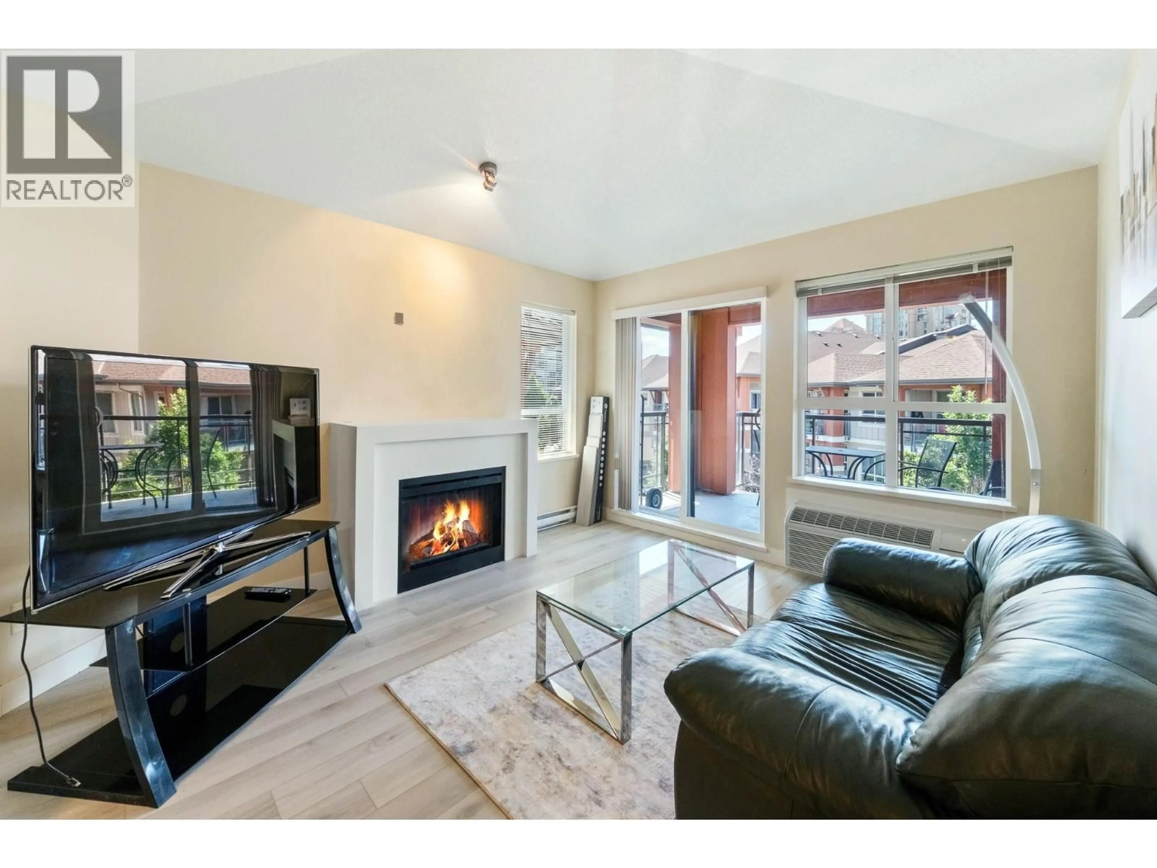 Living room with furniture, unknown for 402 - 1089 SUNSET DRIVE, Kelowna British Columbia V1Y9Z3