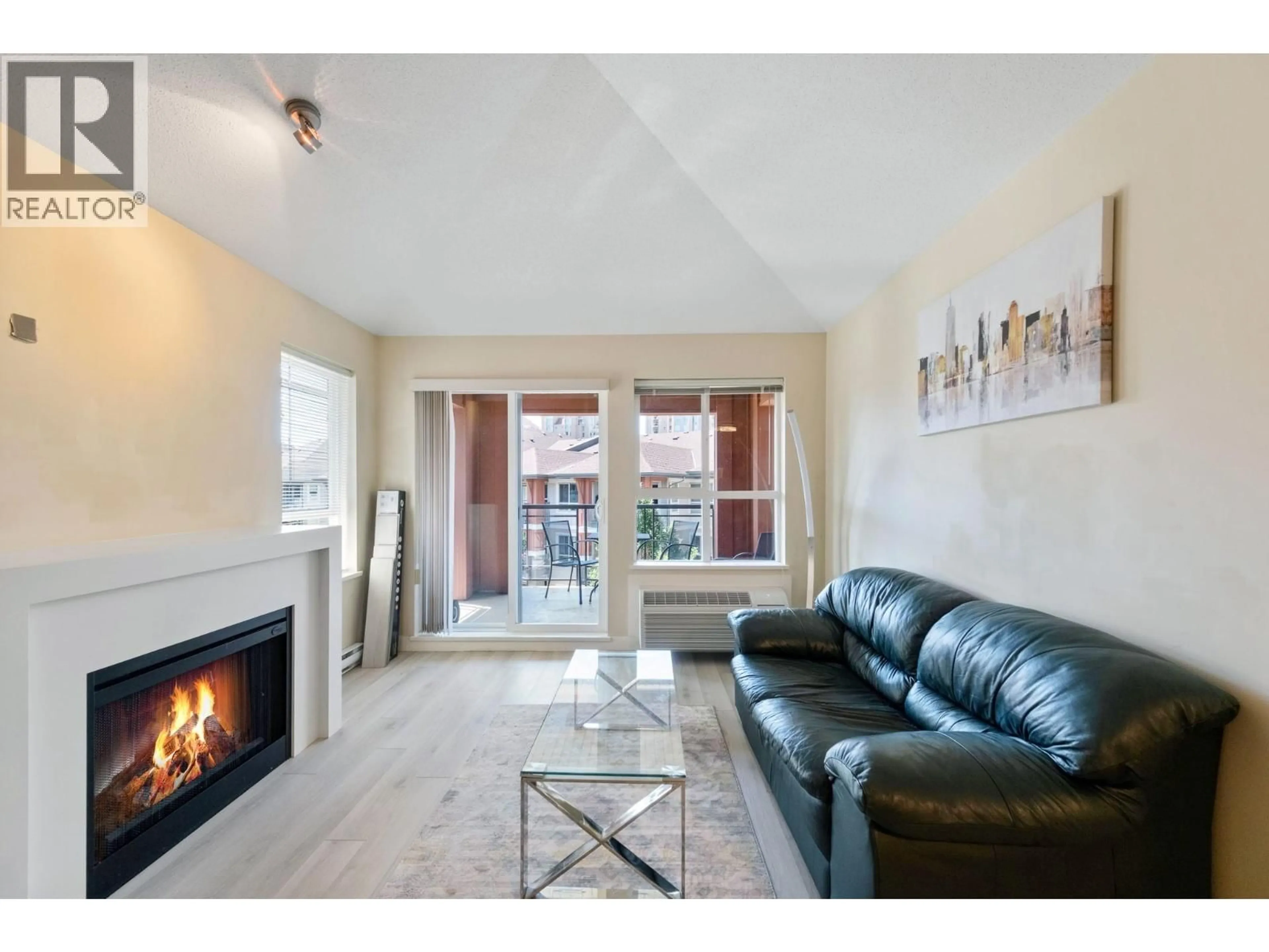 Living room with furniture, unknown for 402 - 1089 SUNSET DRIVE, Kelowna British Columbia V1Y9Z3