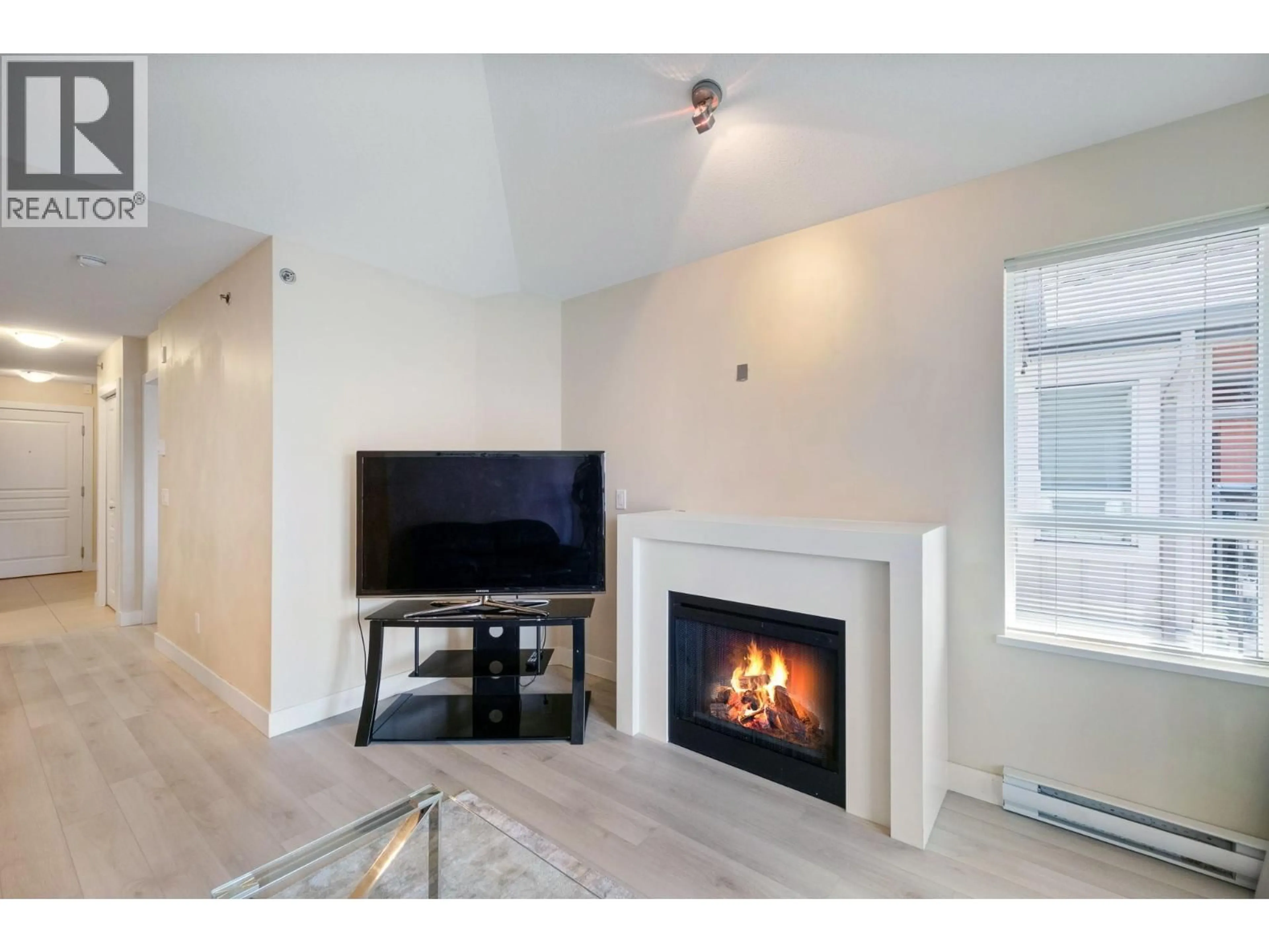 Unknown for 402 - 1089 SUNSET DRIVE, Kelowna British Columbia V1Y9Z3