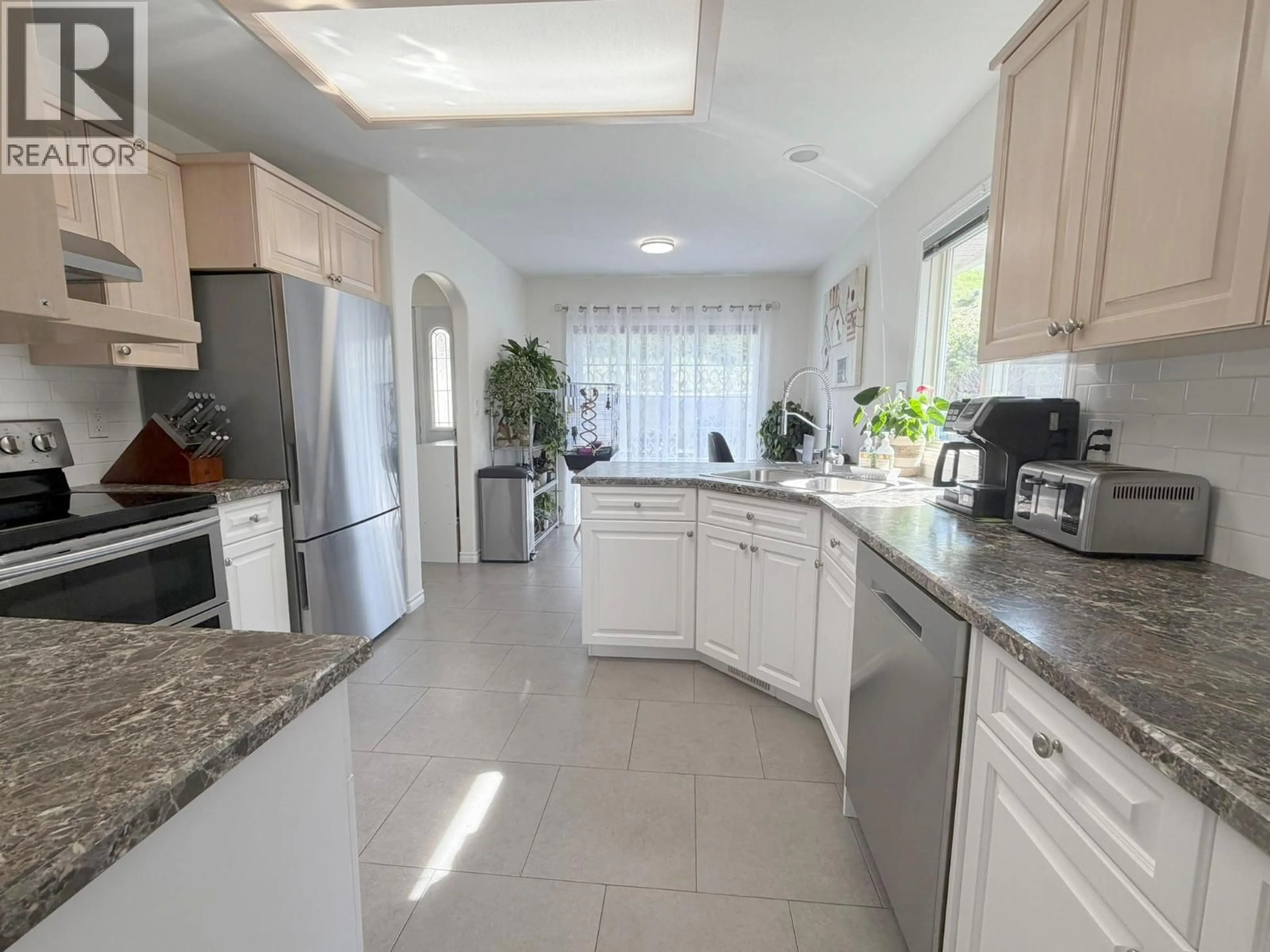 Open concept kitchen, ceramic/tile floor for 33 - 2080 PACIFIC WAY, Kamloops British Columbia V1S1V3