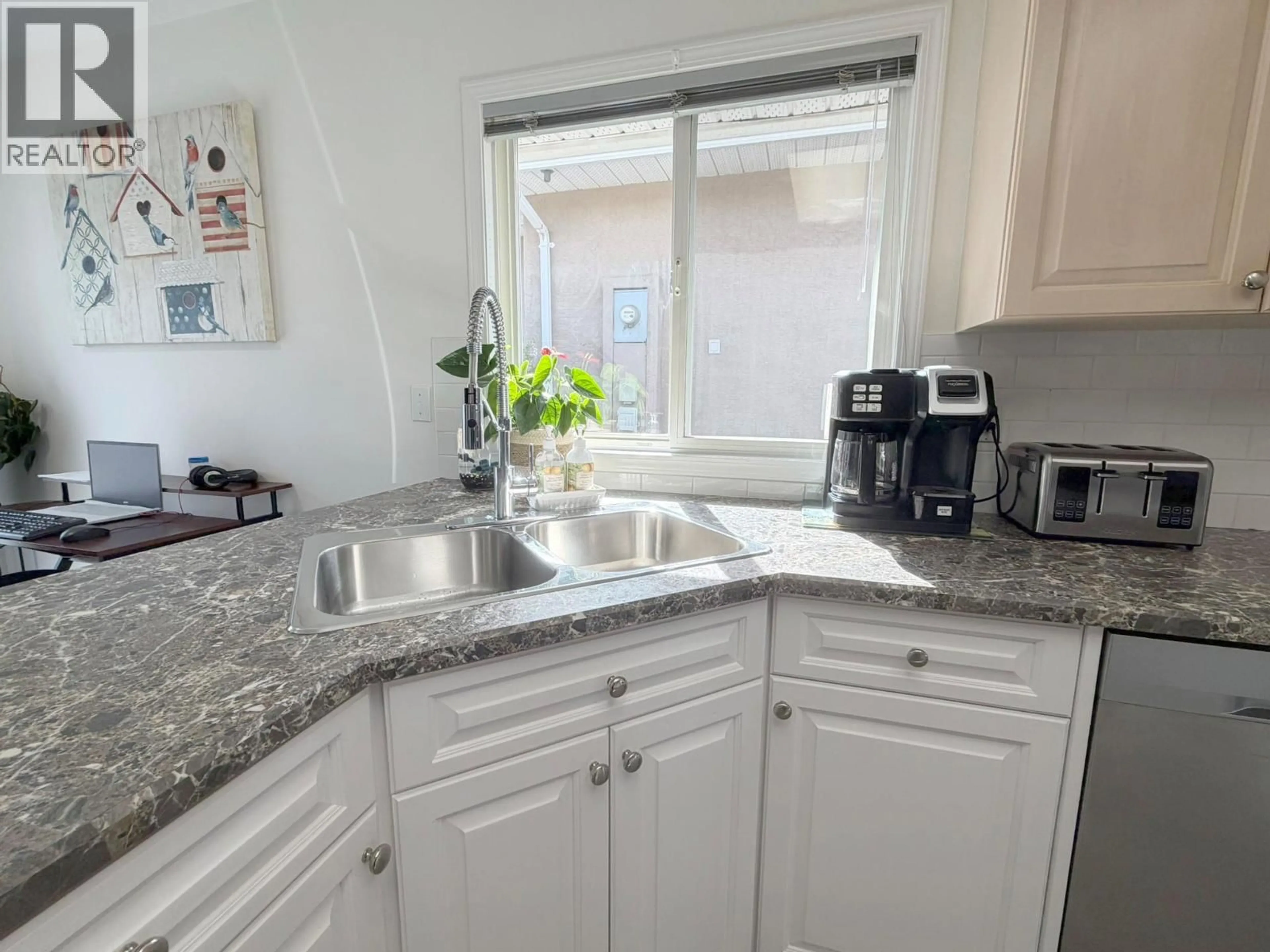 Standard kitchen, unknown for 33 - 2080 PACIFIC WAY, Kamloops British Columbia V1S1V3