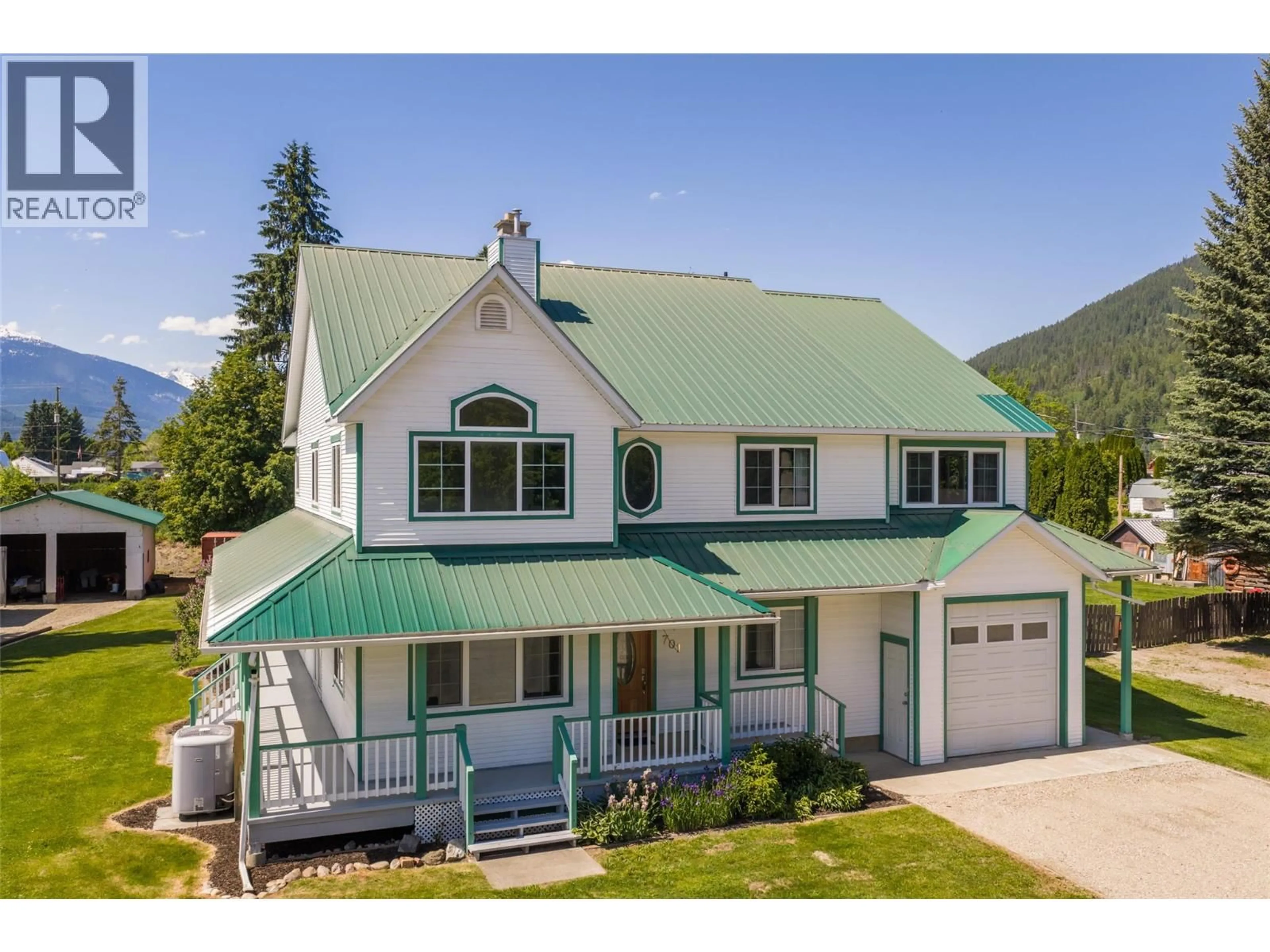 A pic from outside/outdoor area/front of a property/back of a property/a pic from drone, mountain view for 701 EDWARD STREET, Revelstoke British Columbia V0E2S1