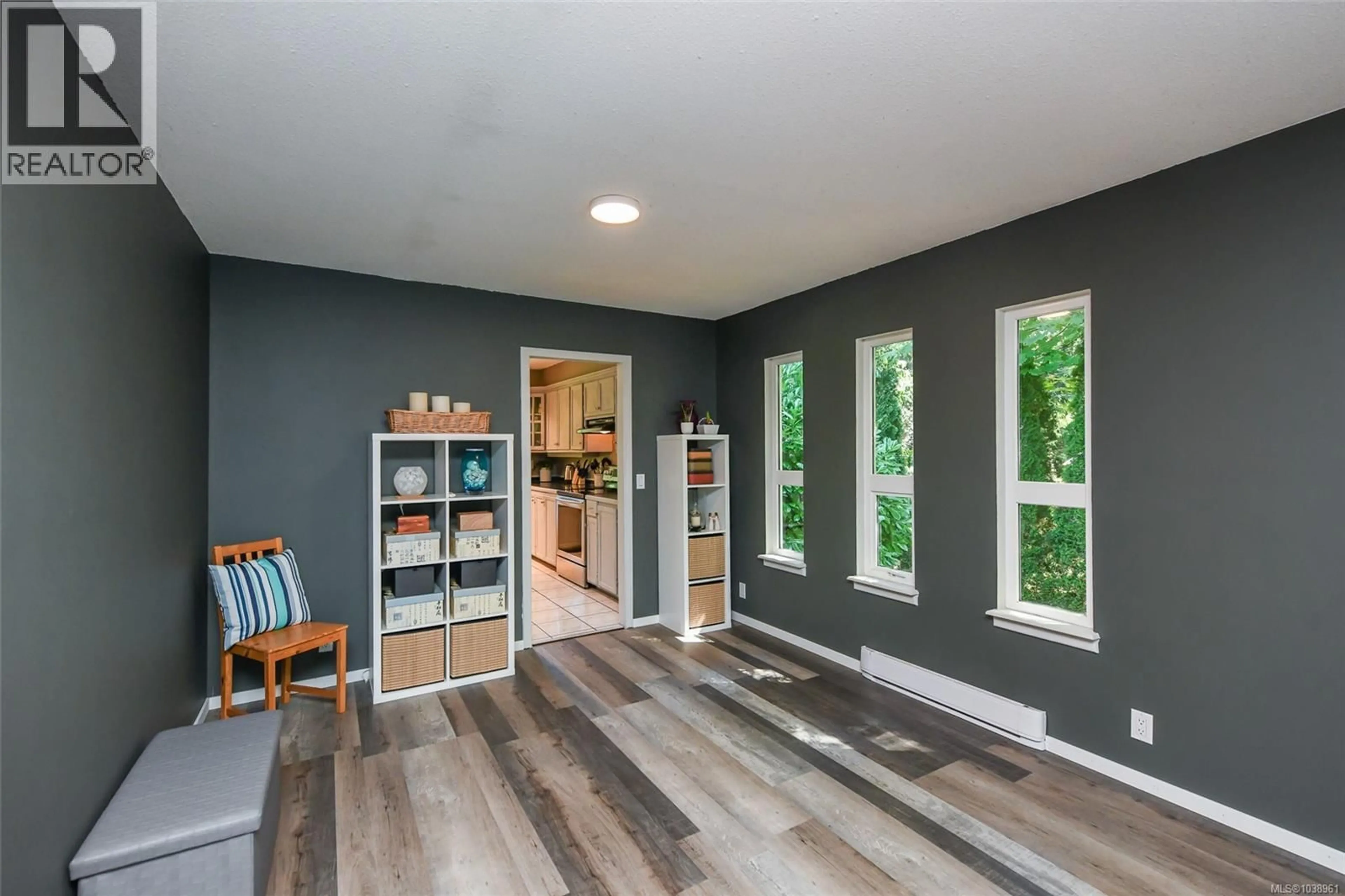 Indoor entryway for 7730 VIVIAN WAY, Fanny Bay British Columbia V0R2W0