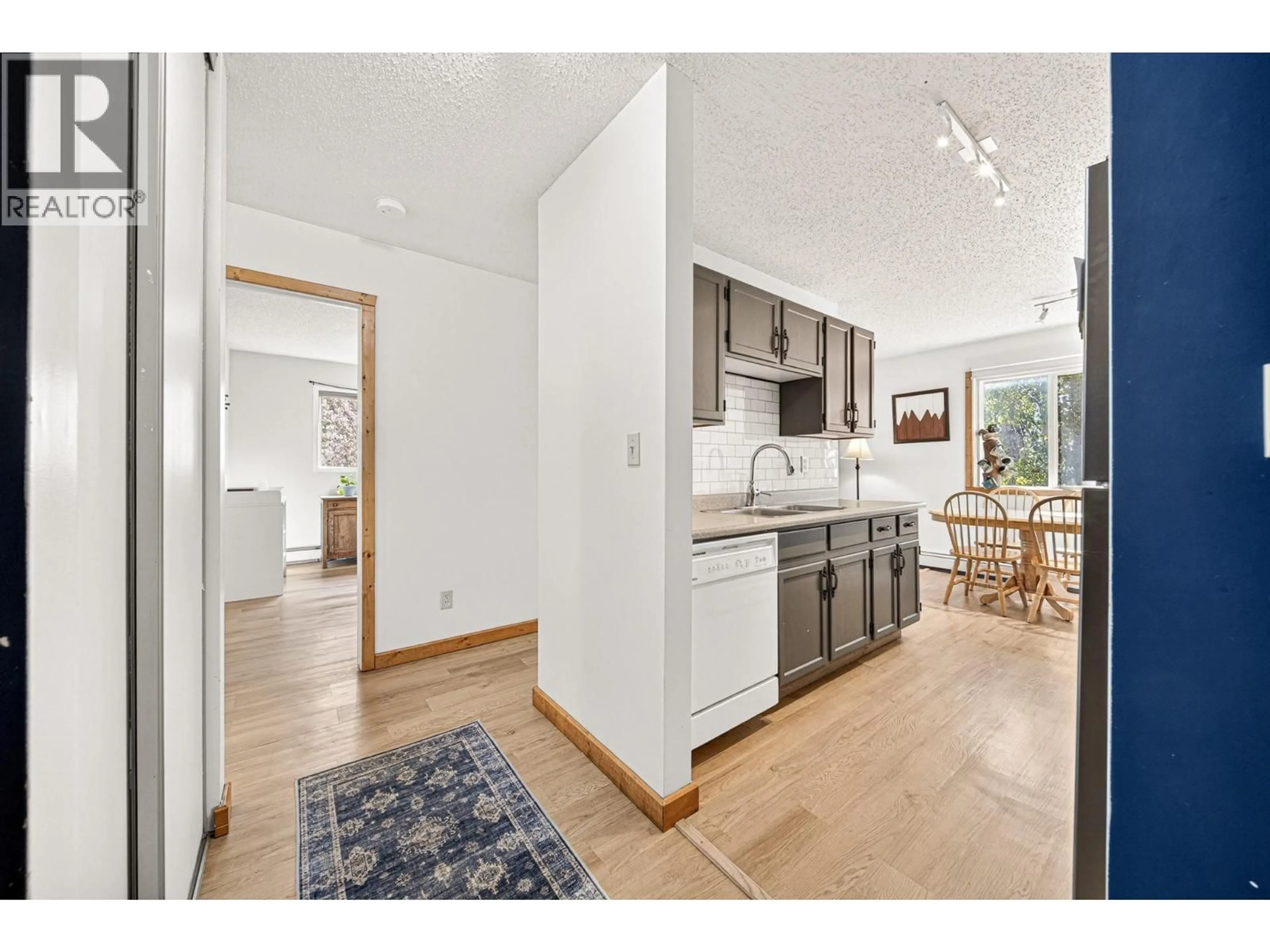 Open concept kitchen, unknown for 308 - 65 COKATO ROAD, Fernie British Columbia V0B1M4