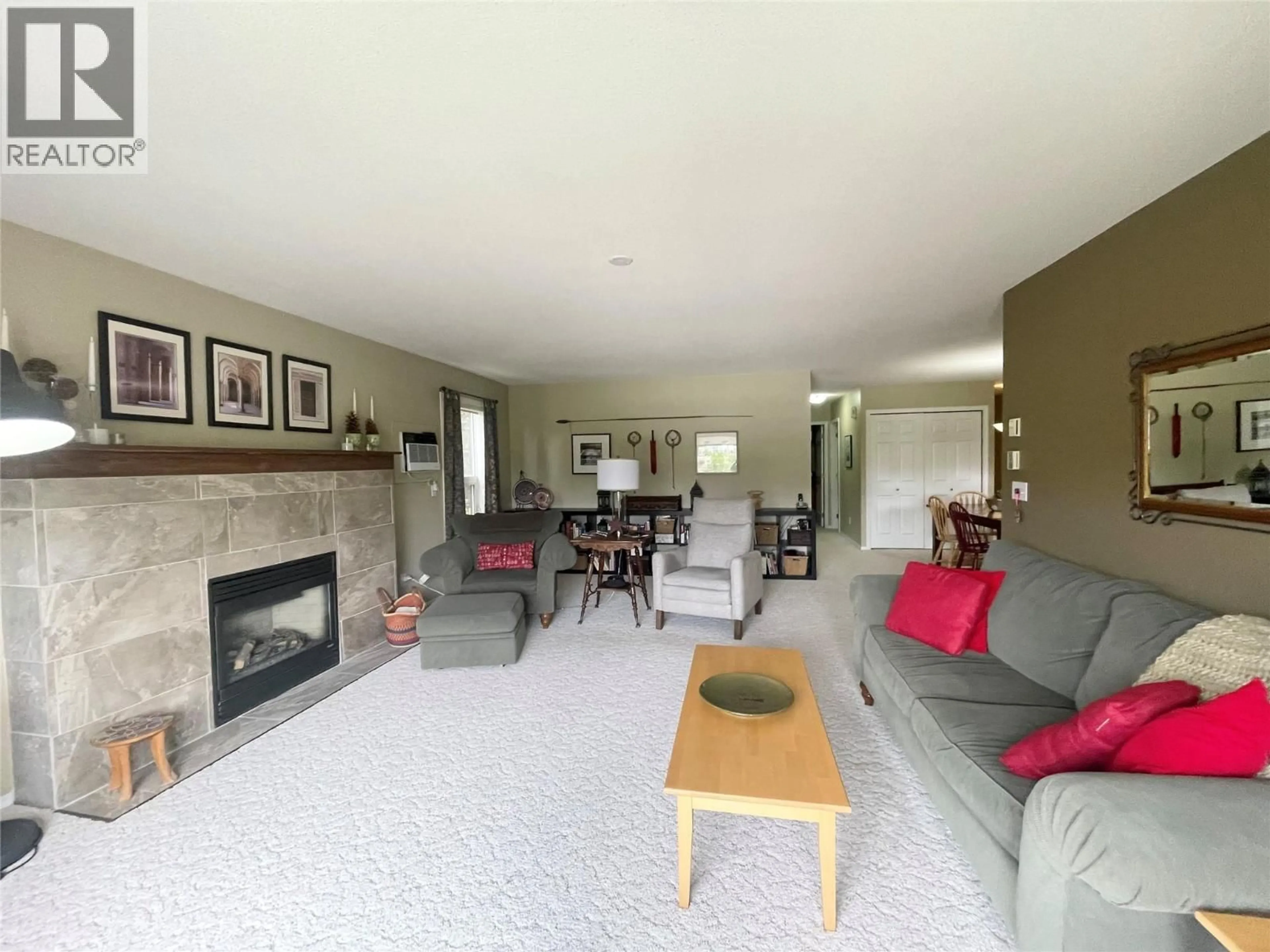 Living room with furniture, unknown for 1672 THAYER COURT, Kelowna British Columbia V1Y8M2