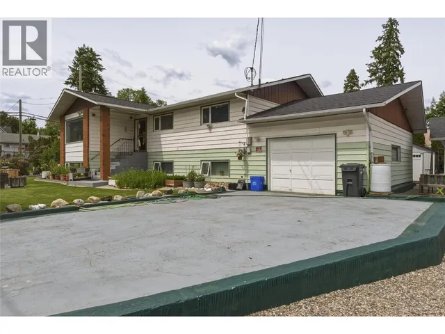 2810 OKANAGAN STREET, Armstrong 2