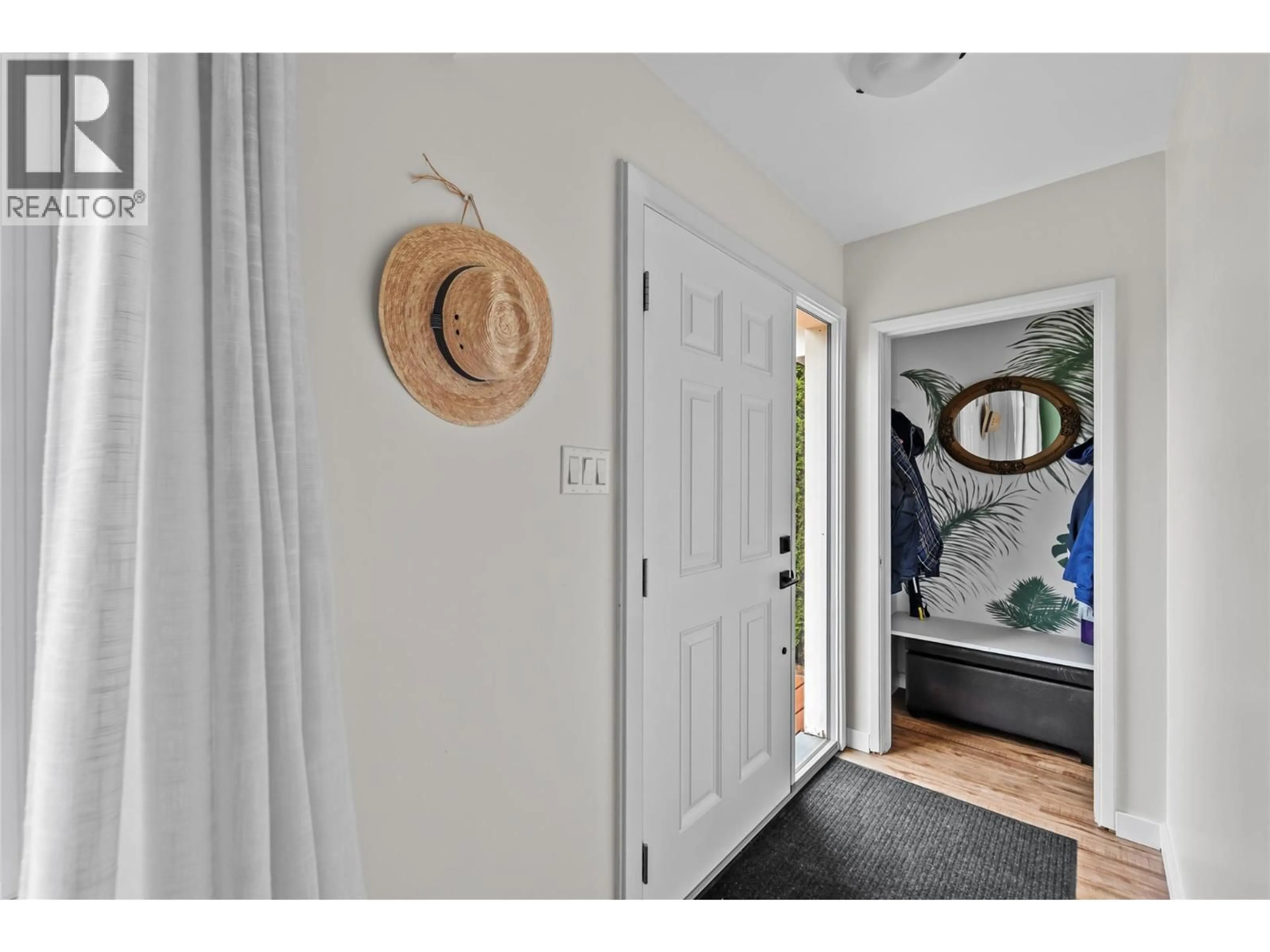 Indoor entryway for 1735 QUILCHENA AVENUE, Merritt British Columbia V1K1B8