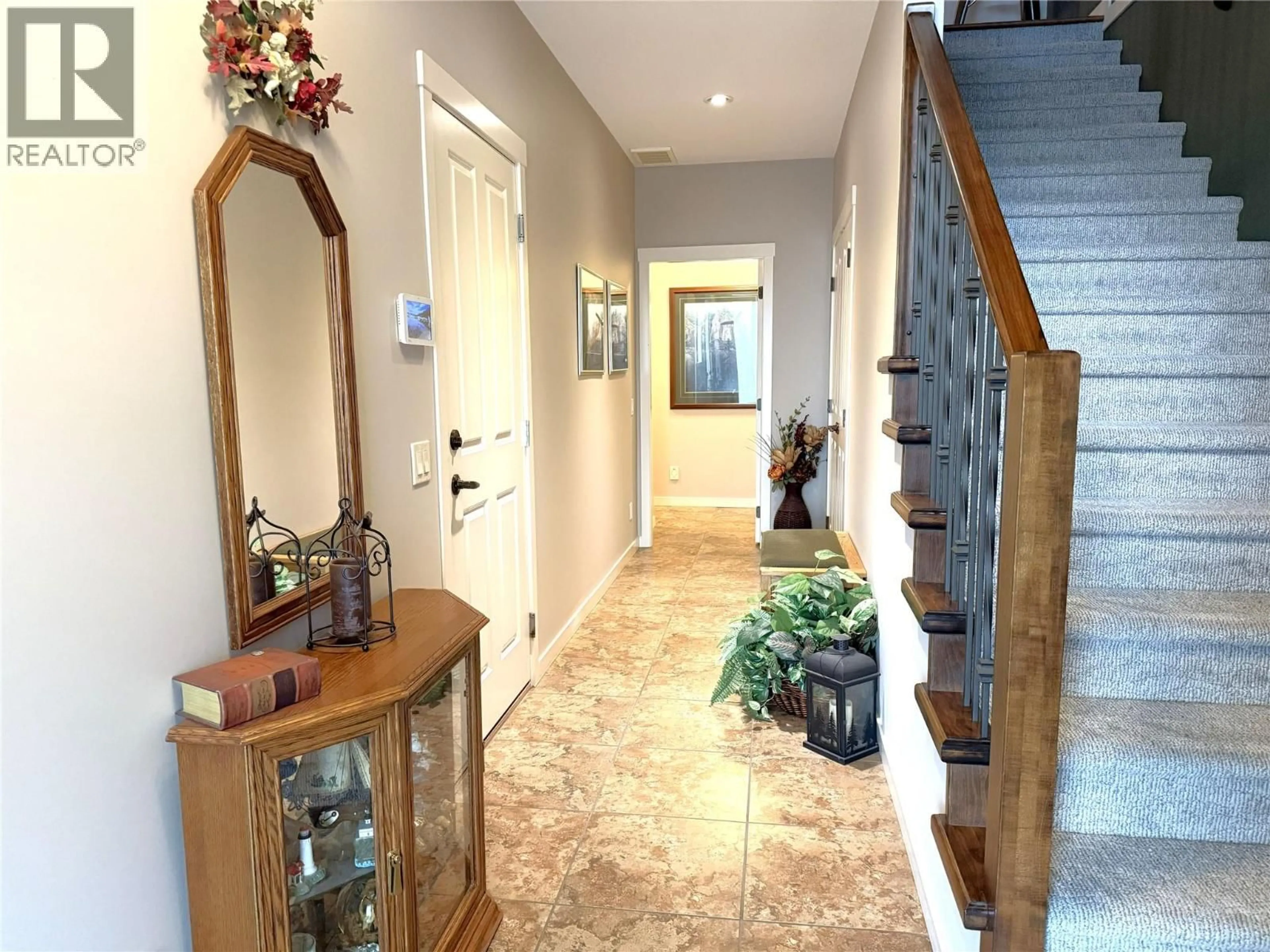 Indoor entryway for 1637 GOLF RIDGE WAY, Kamloops British Columbia V2H0A5