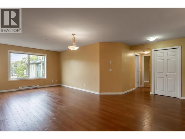 306 - 135 ZIPRICK ROAD, Kelowna 2