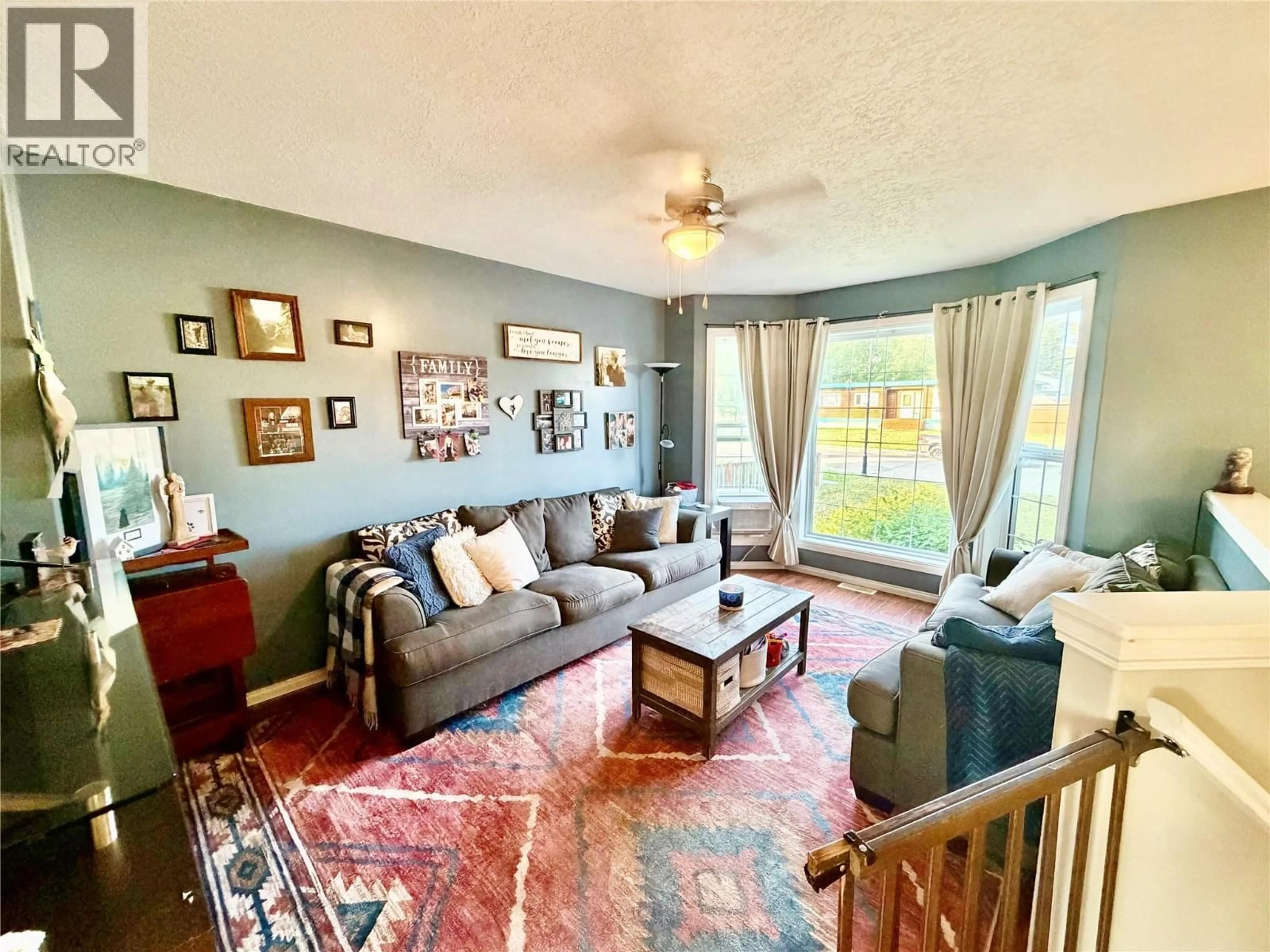 Living room with furniture, unknown for 9005 19 STREET, Dawson Creek British Columbia V1G4E3