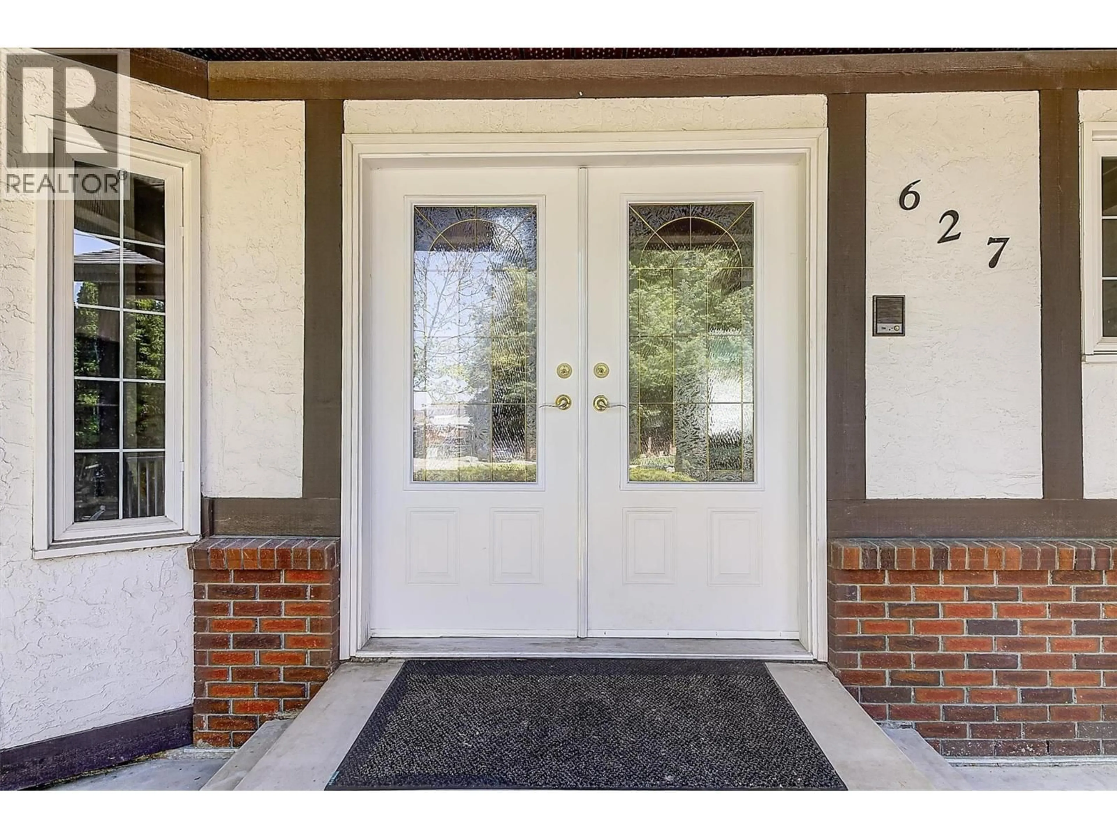 Indoor entryway for 627 HARDIE ROAD, Kelowna British Columbia V1X6W9