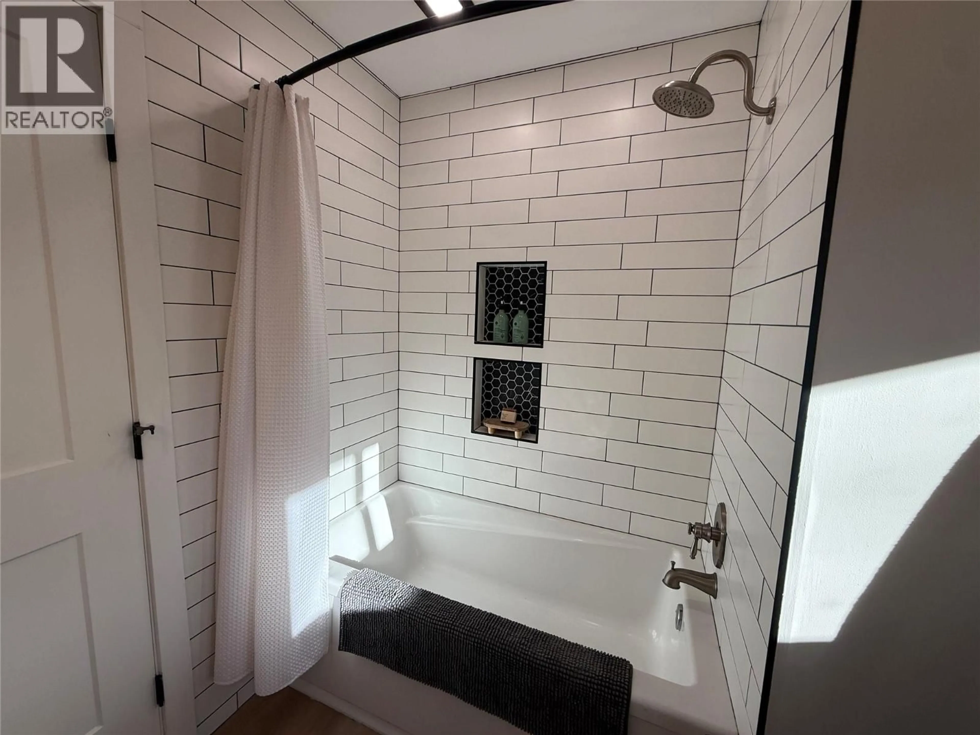 Contemporary bathroom, ceramic/tile floor for 3988 SWEETWATER ROAD, Dawson Creek British Columbia V1G0J3