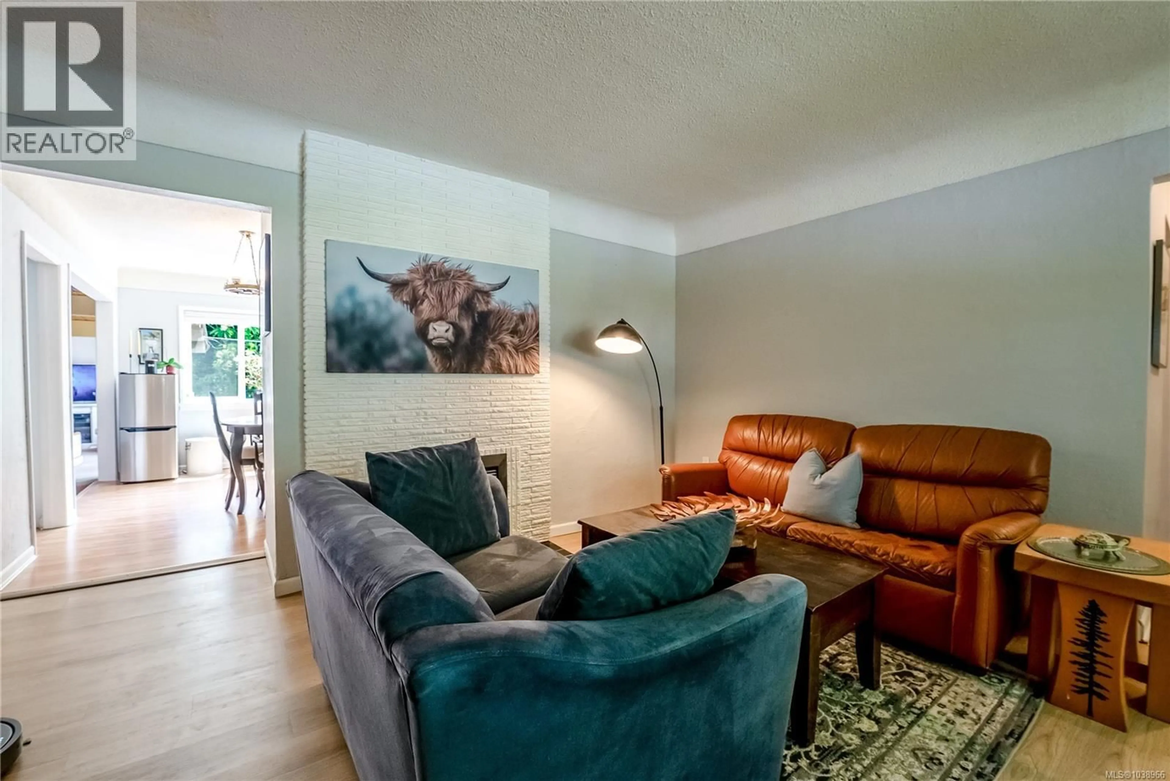 Living room with furniture, unknown for 1663 FREEMAN AVENUE, Saanich British Columbia V8P1P5
