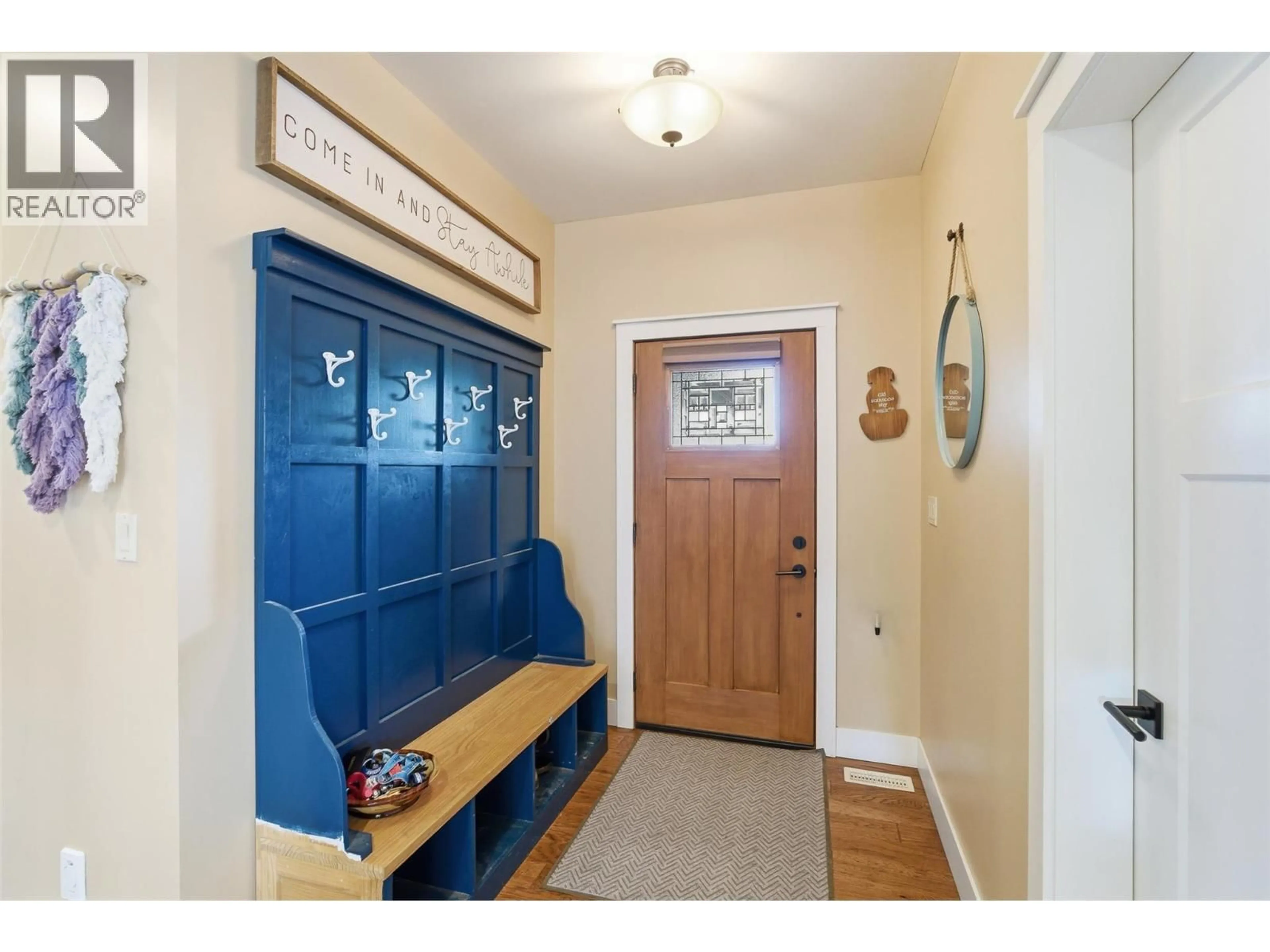 Indoor entryway for 3010 HILTON DRIVE, Merritt British Columbia V1K0B2