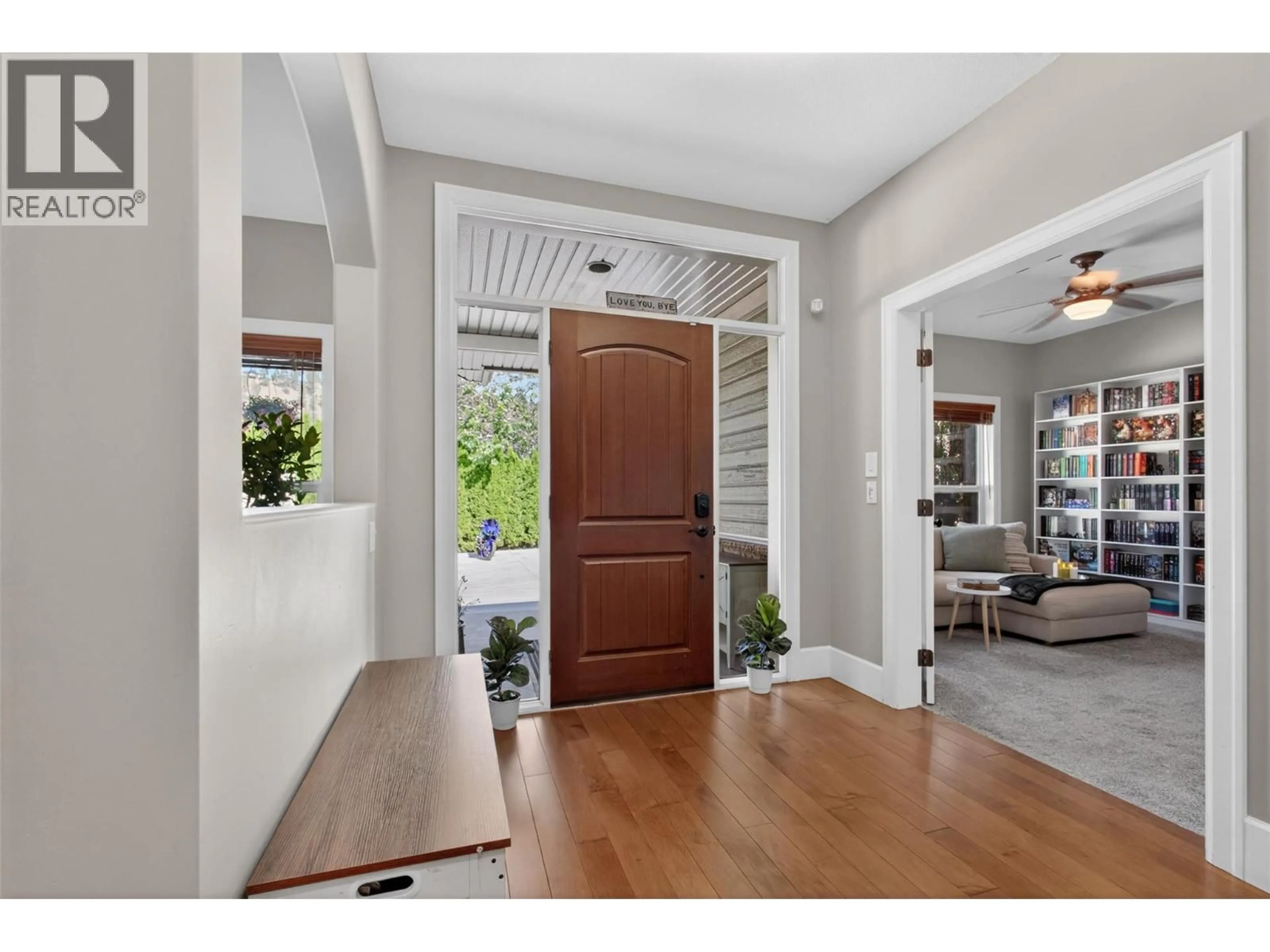 Indoor entryway for 4588 RAYMER ROAD, Kelowna British Columbia V1W1H9