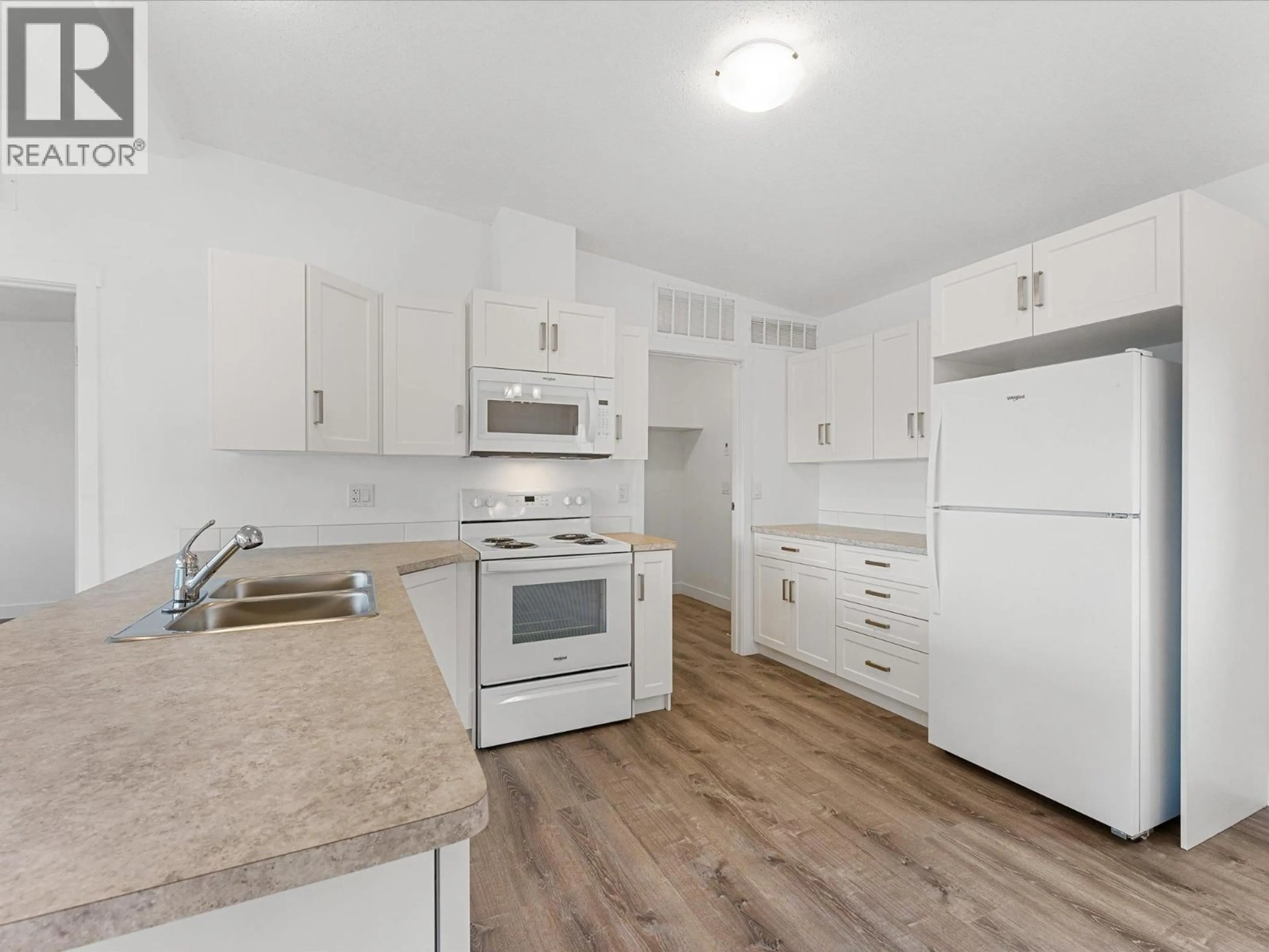 Standard kitchen, unknown for 102 - 1750 LENZ ROAD, West Kelowna British Columbia V1Z3N1