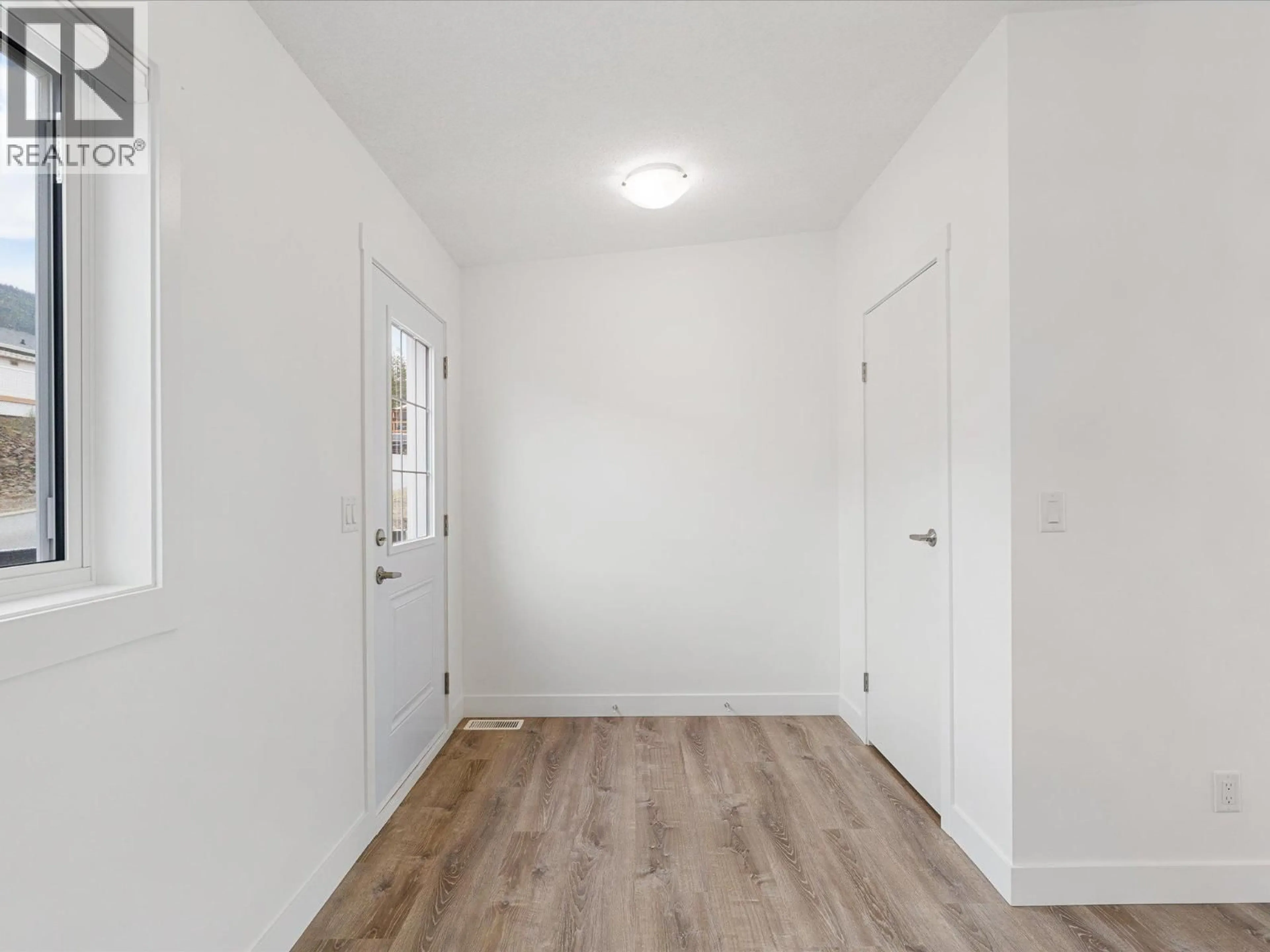 Indoor entryway for 102 - 1750 LENZ ROAD, West Kelowna British Columbia V1Z3N1