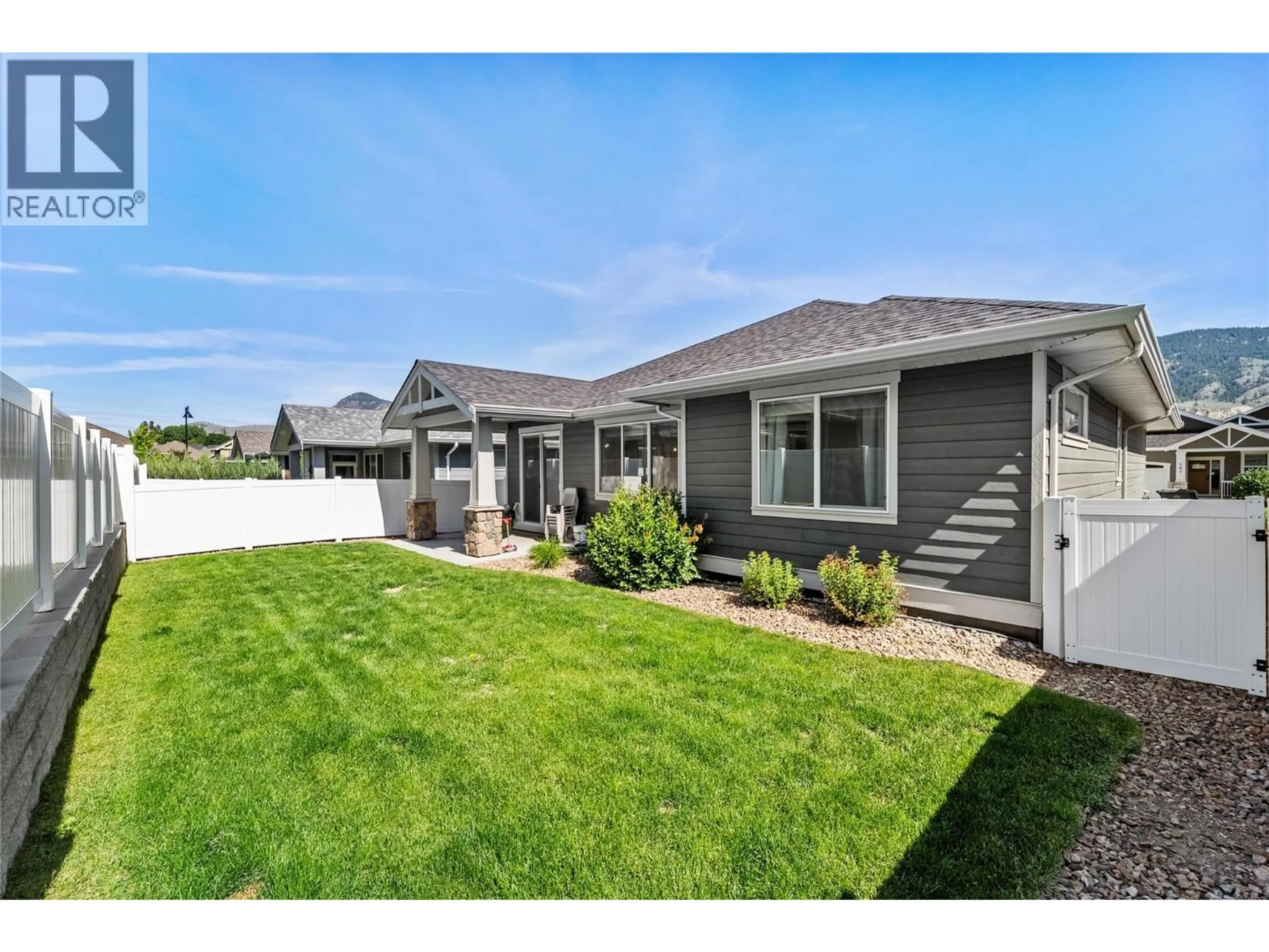 Home with vinyl exterior material, street for 156 - 200 GRAND BOULEVARD, Kamloops British Columbia V2C0H3