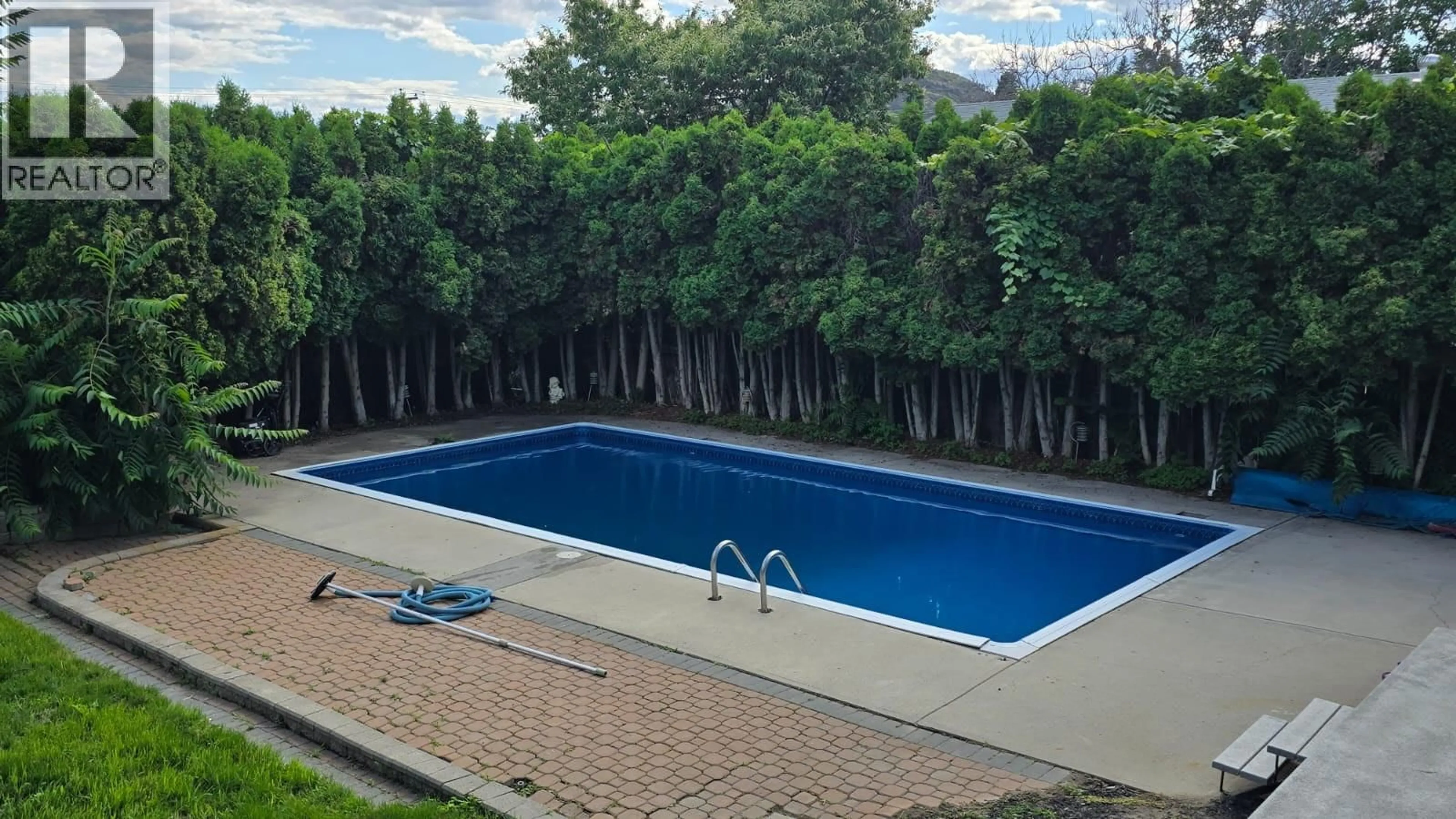 Pool for 2545 CRESTVIEW ROAD, West Kelowna British Columbia V1Z1Z4