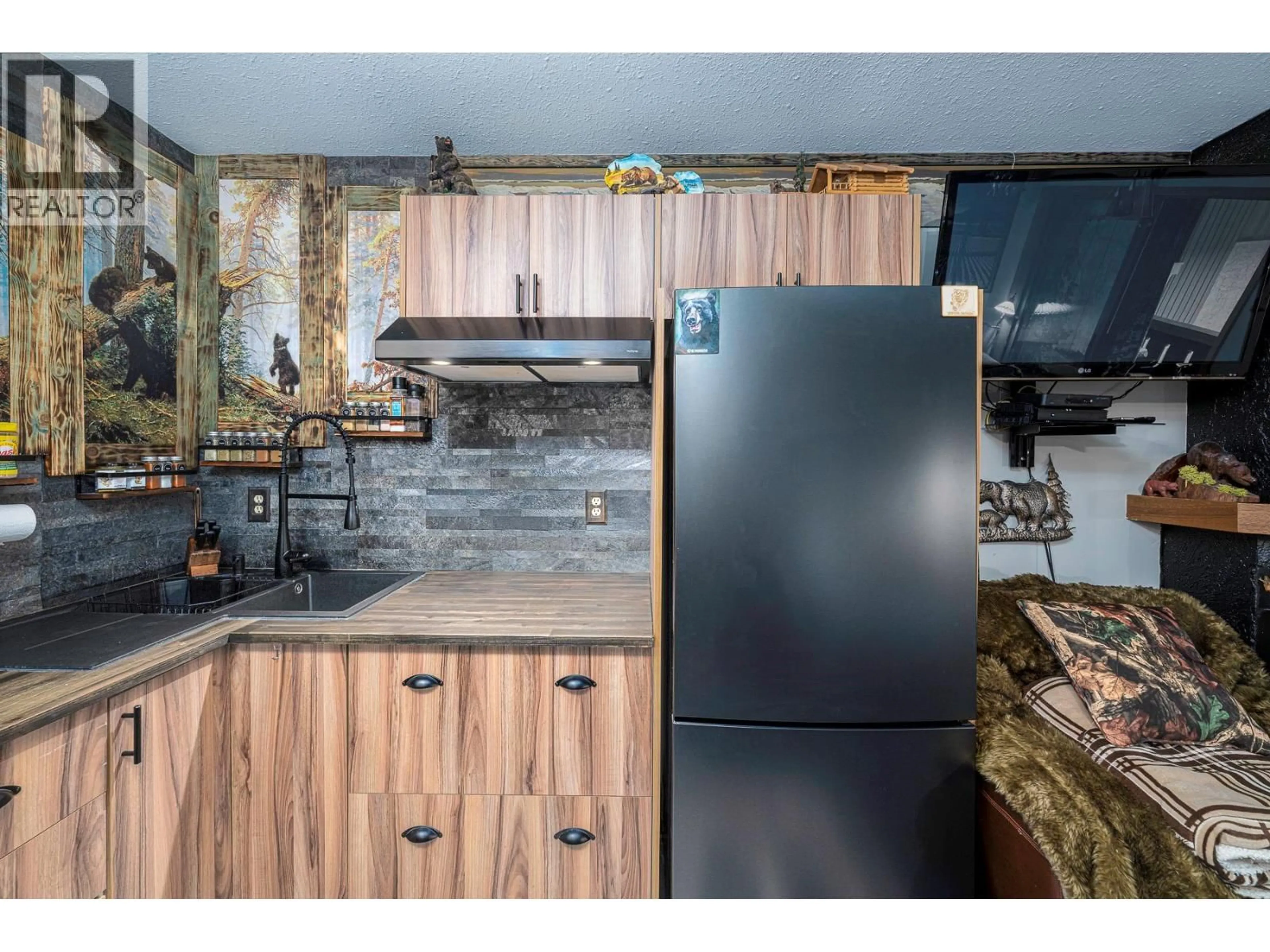 Open concept kitchen, unknown for 305 - 20 KETTLEVIEW ROAD, Big White British Columbia V1P1T4