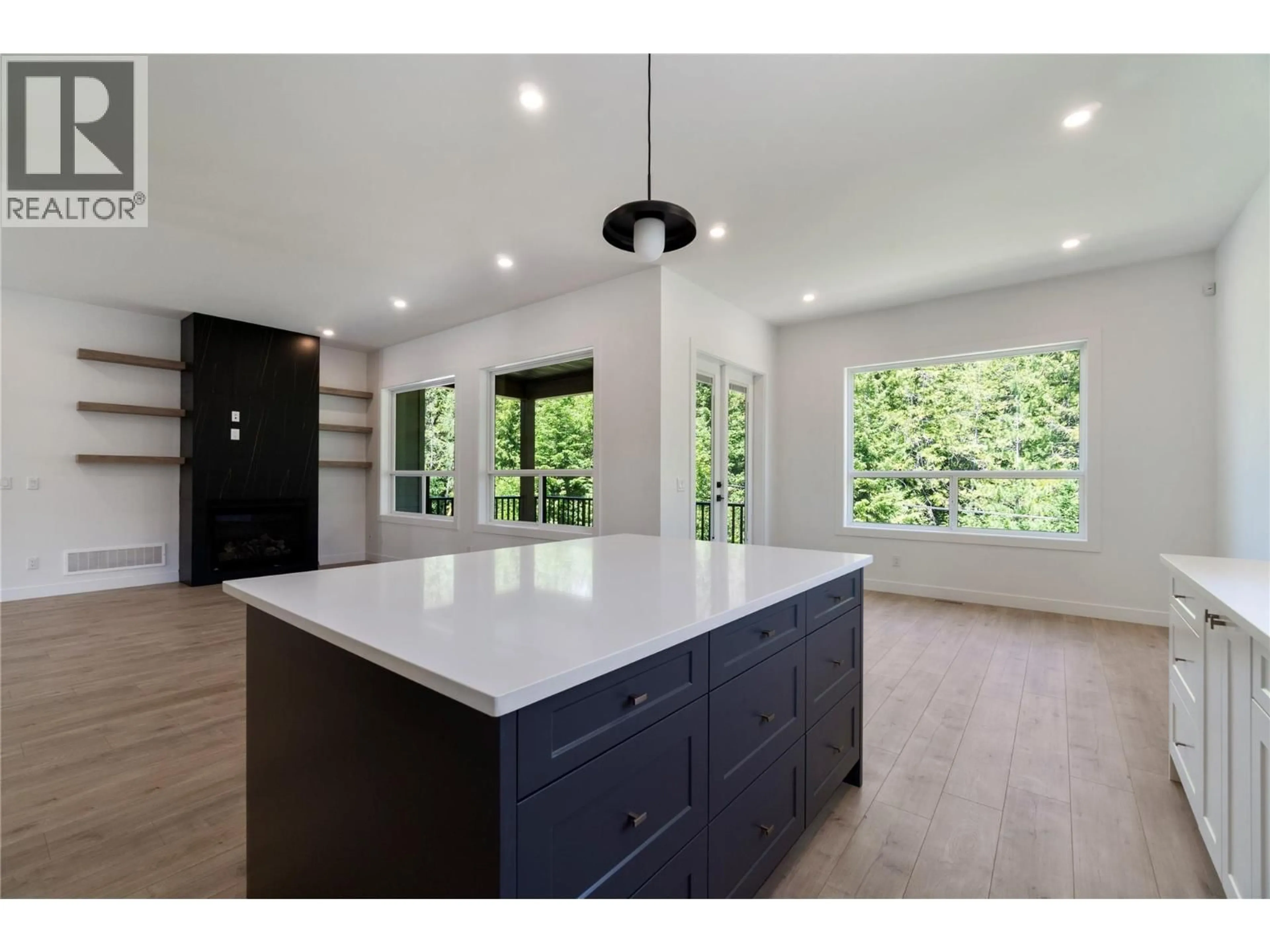 Open concept kitchen, unknown for 4221 69 AVENUE NORTHEAST, Salmon Arm British Columbia V0E1K0