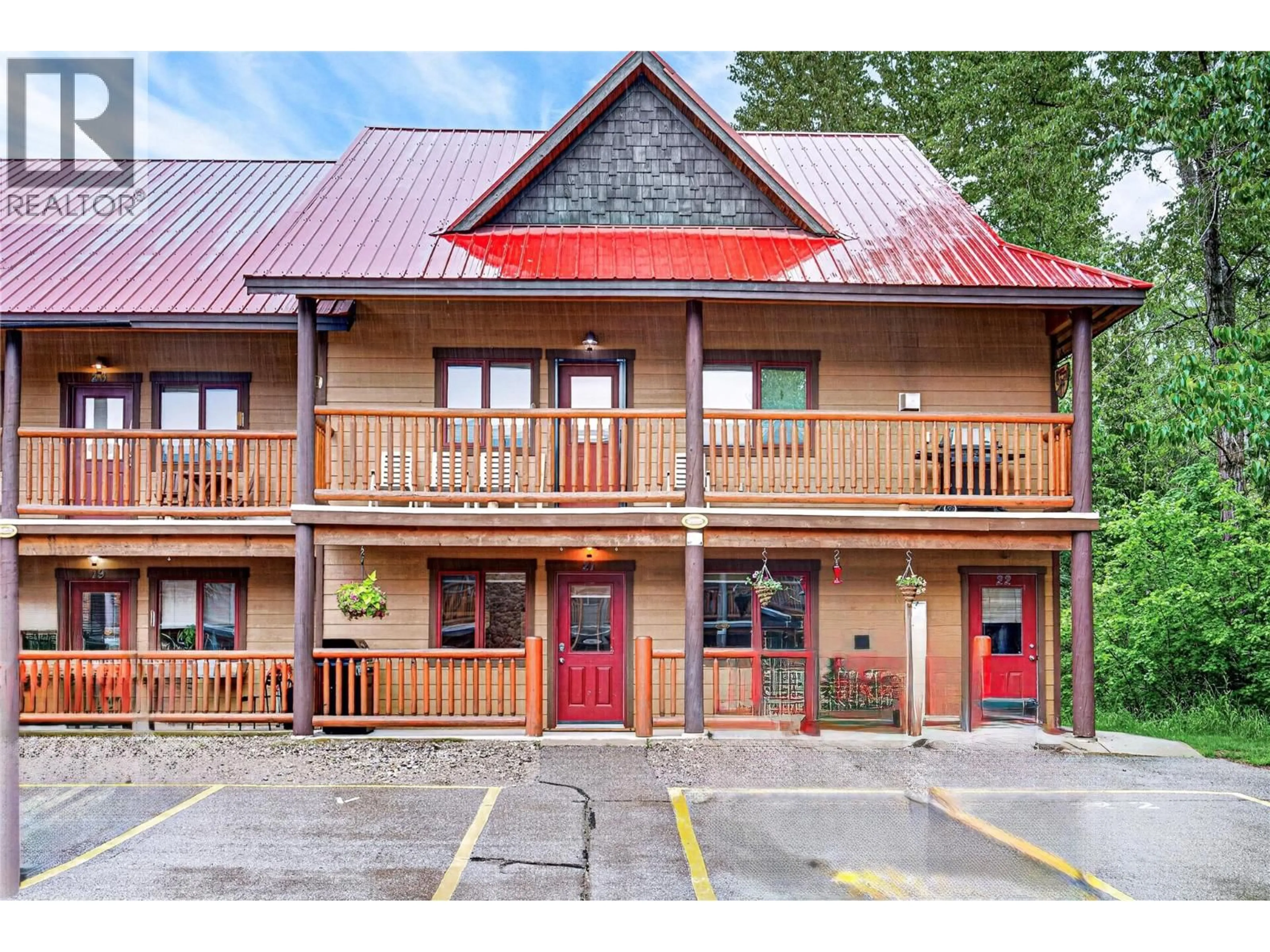 Patio, building for 21 - 320 CANYON TRAIL, Fernie British Columbia V0B1M5