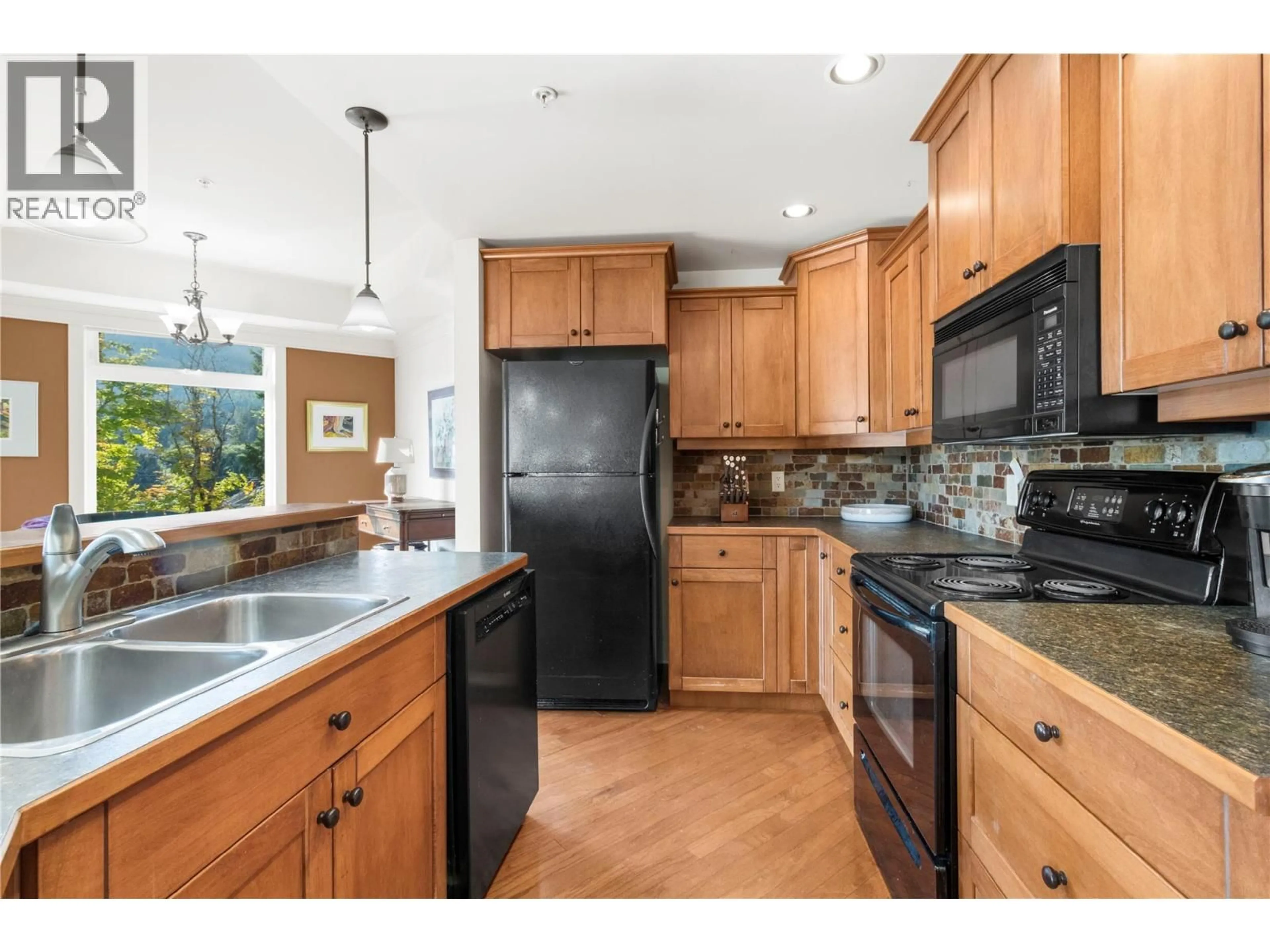 Open concept kitchen, unknown for 103 - 611 SHUSWAP STREET SOUTHWEST, Salmon Arm British Columbia V1E0A2
