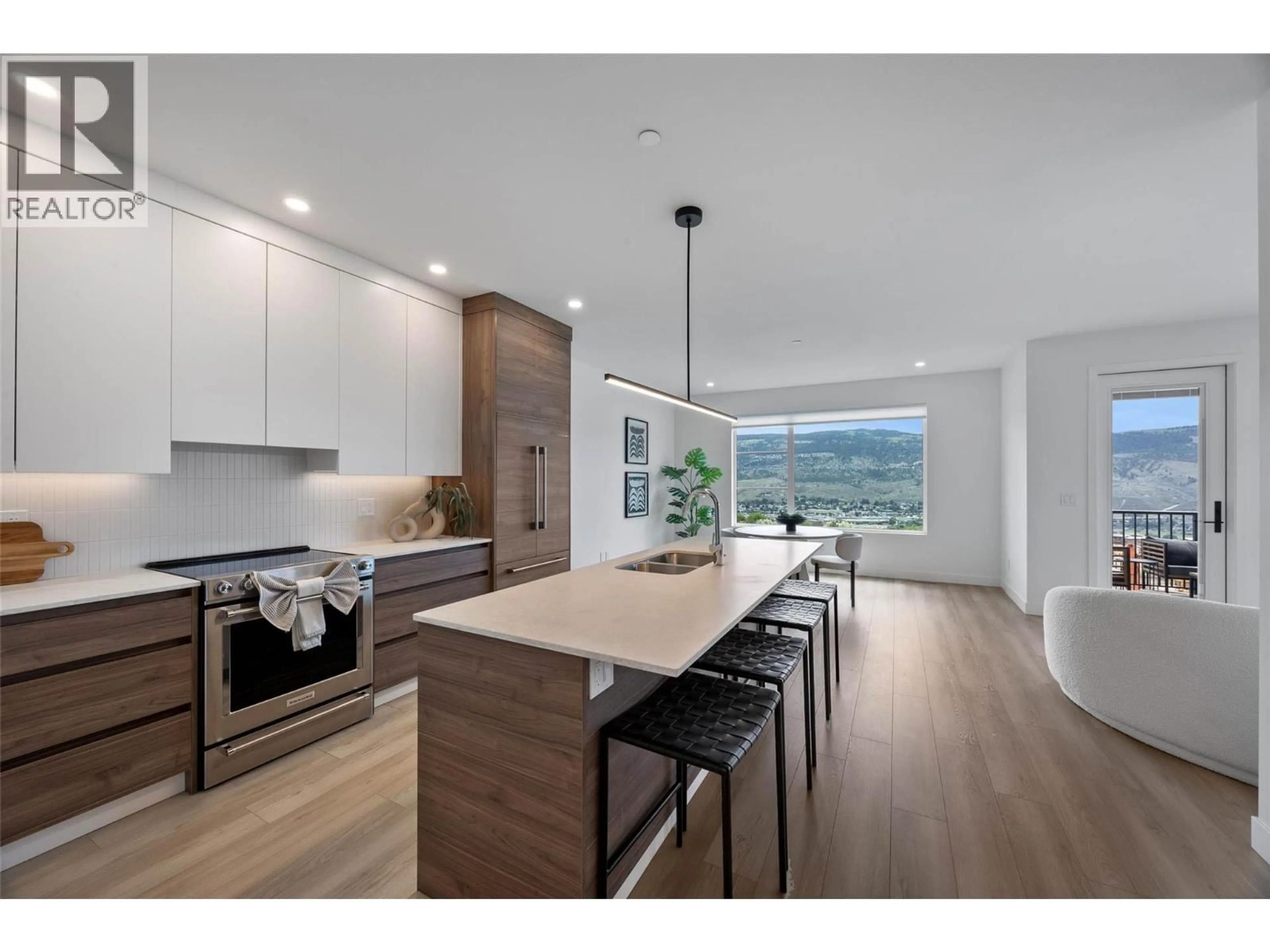 Open concept kitchen, unknown for 5046 SUN RIVERS DRIVE, Kamloops British Columbia V2H0E7