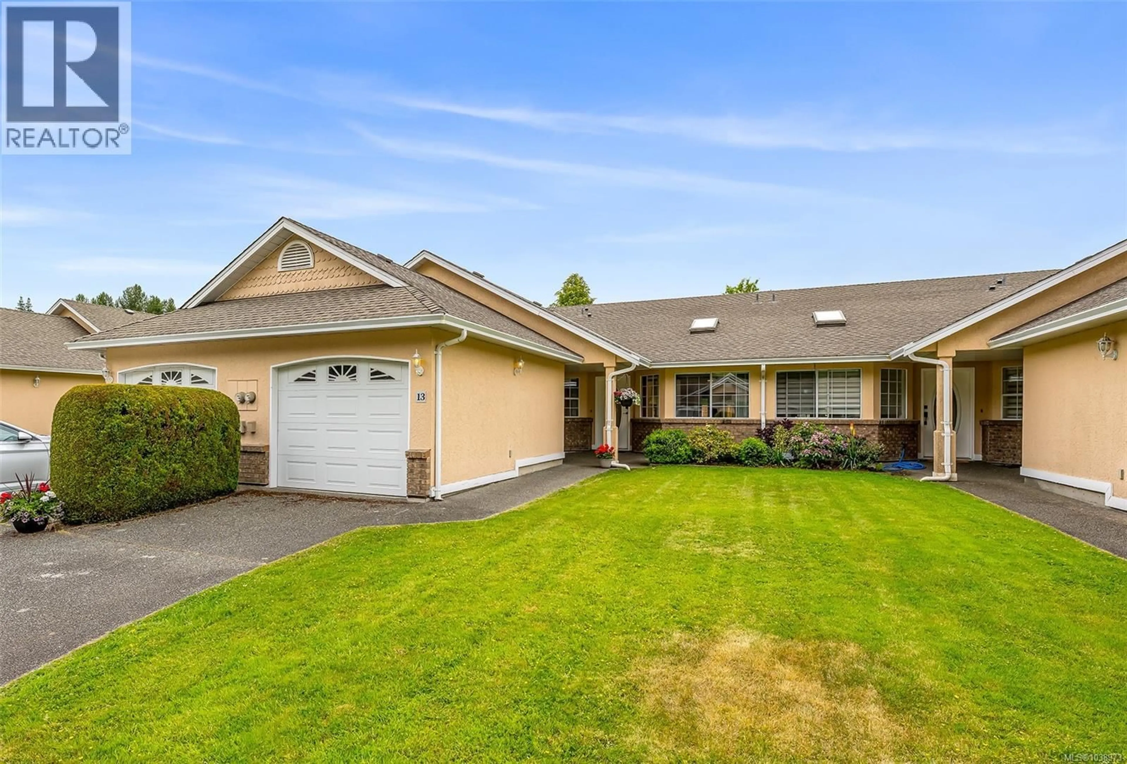 Home with vinyl exterior material, street for 13 - 20 ANDERTON AVENUE, Courtenay British Columbia V9N2G8