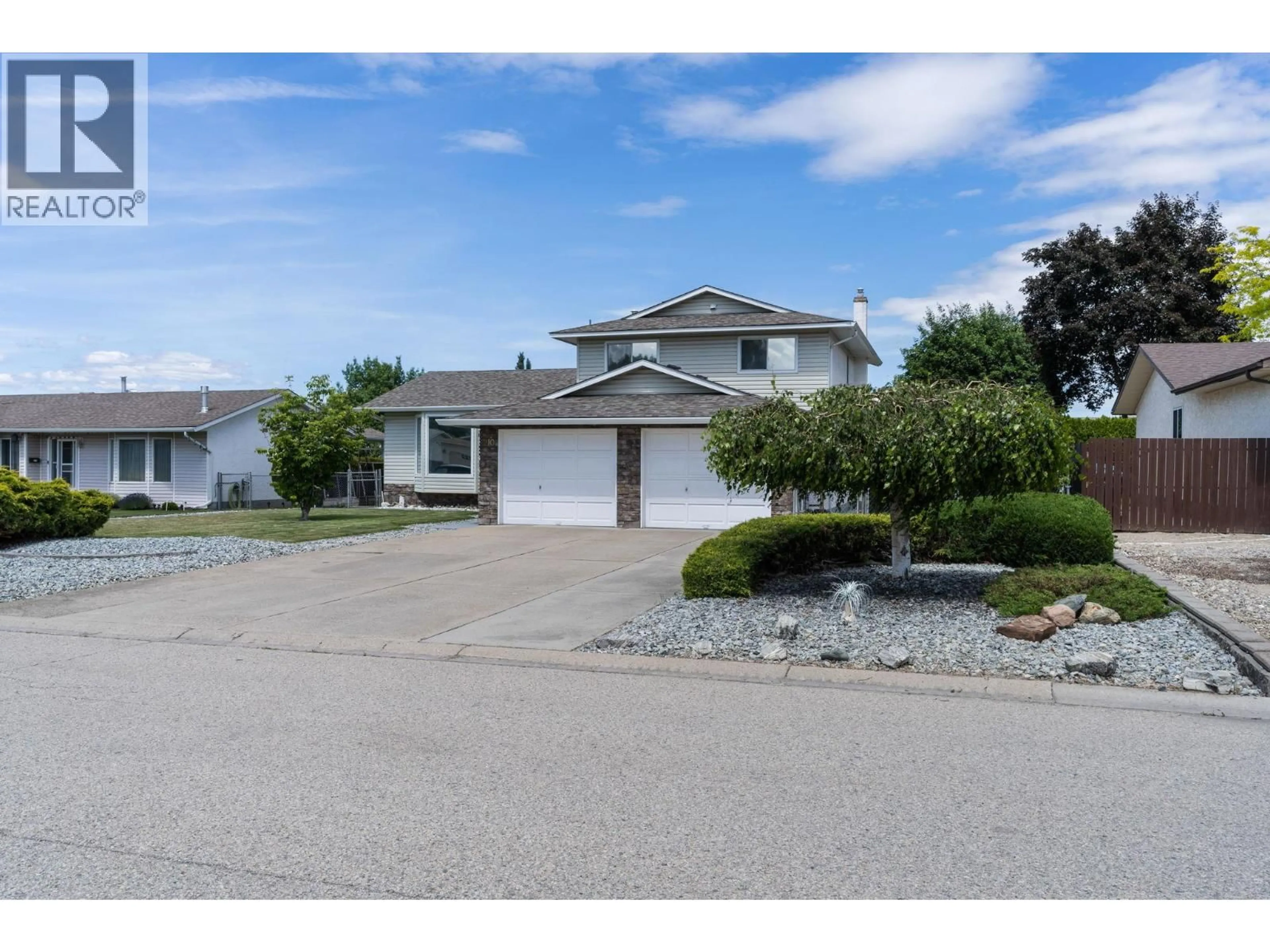 A pic from outside/outdoor area/front of a property/back of a property/a pic from drone, street for 210 FELIX ROAD, Kelowna British Columbia V1X7C9