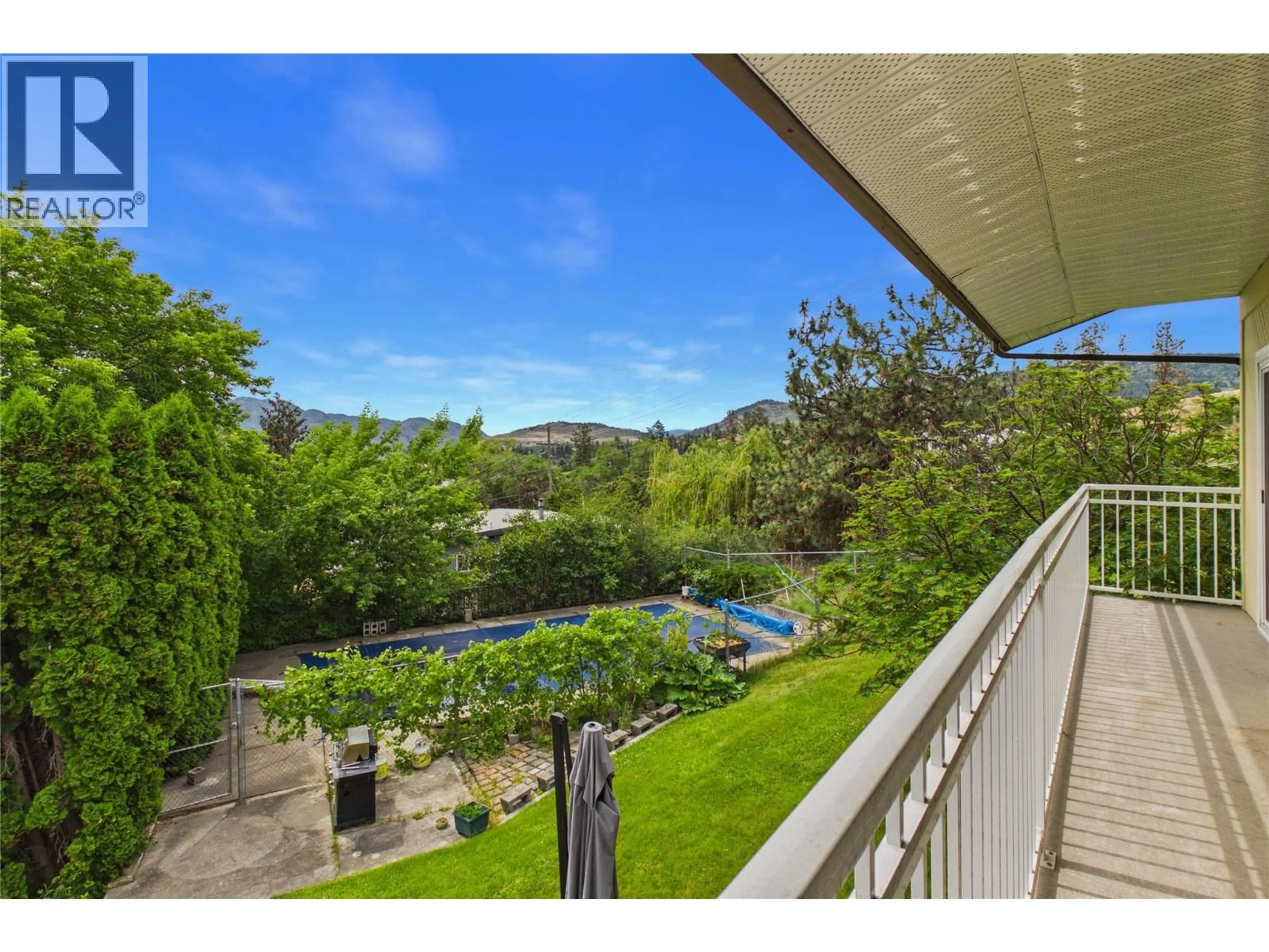 A pic from outside/outdoor area/front of a property/back of a property/a pic from drone, water/lake/river/ocean view for 2483 CHIEFTAIN ROAD, West Kelowna British Columbia V4T1N3