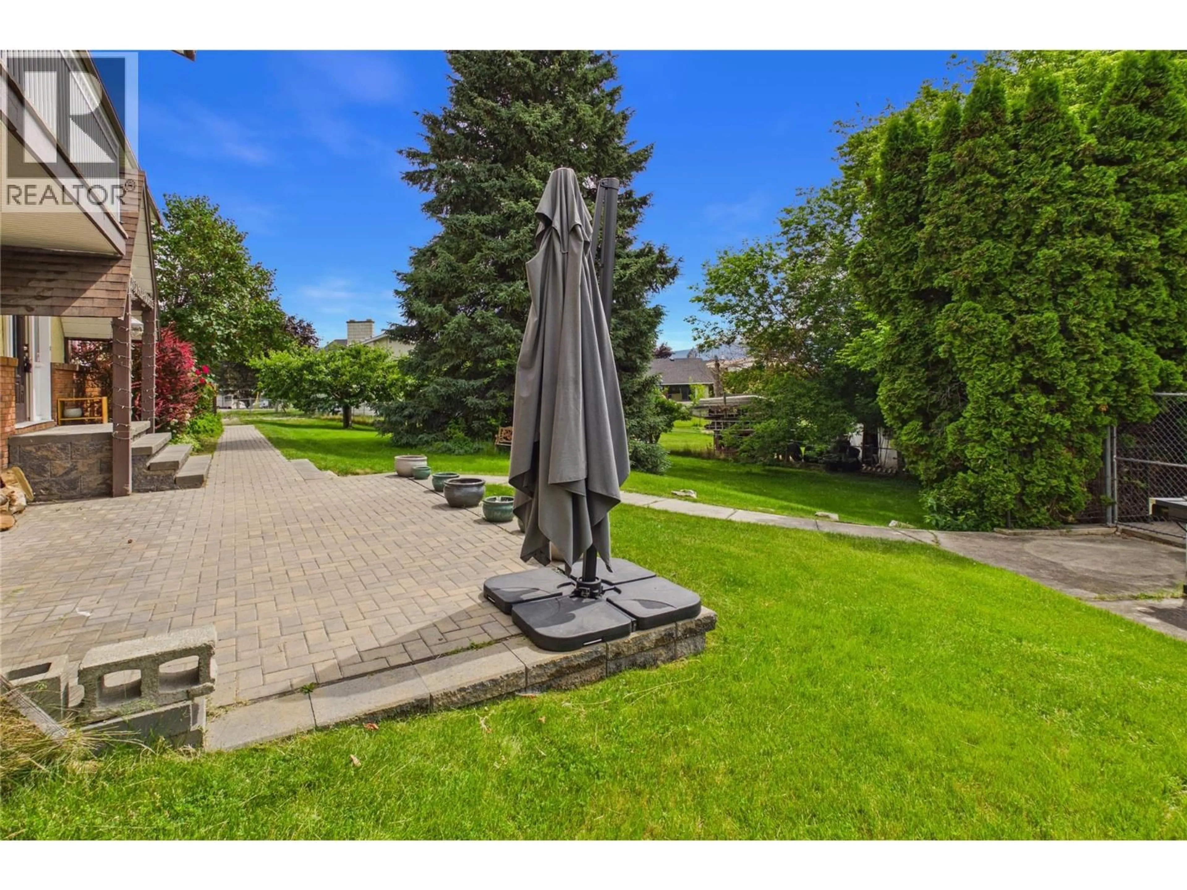 Patio, street for 2483 CHIEFTAIN ROAD, West Kelowna British Columbia V4T1N3