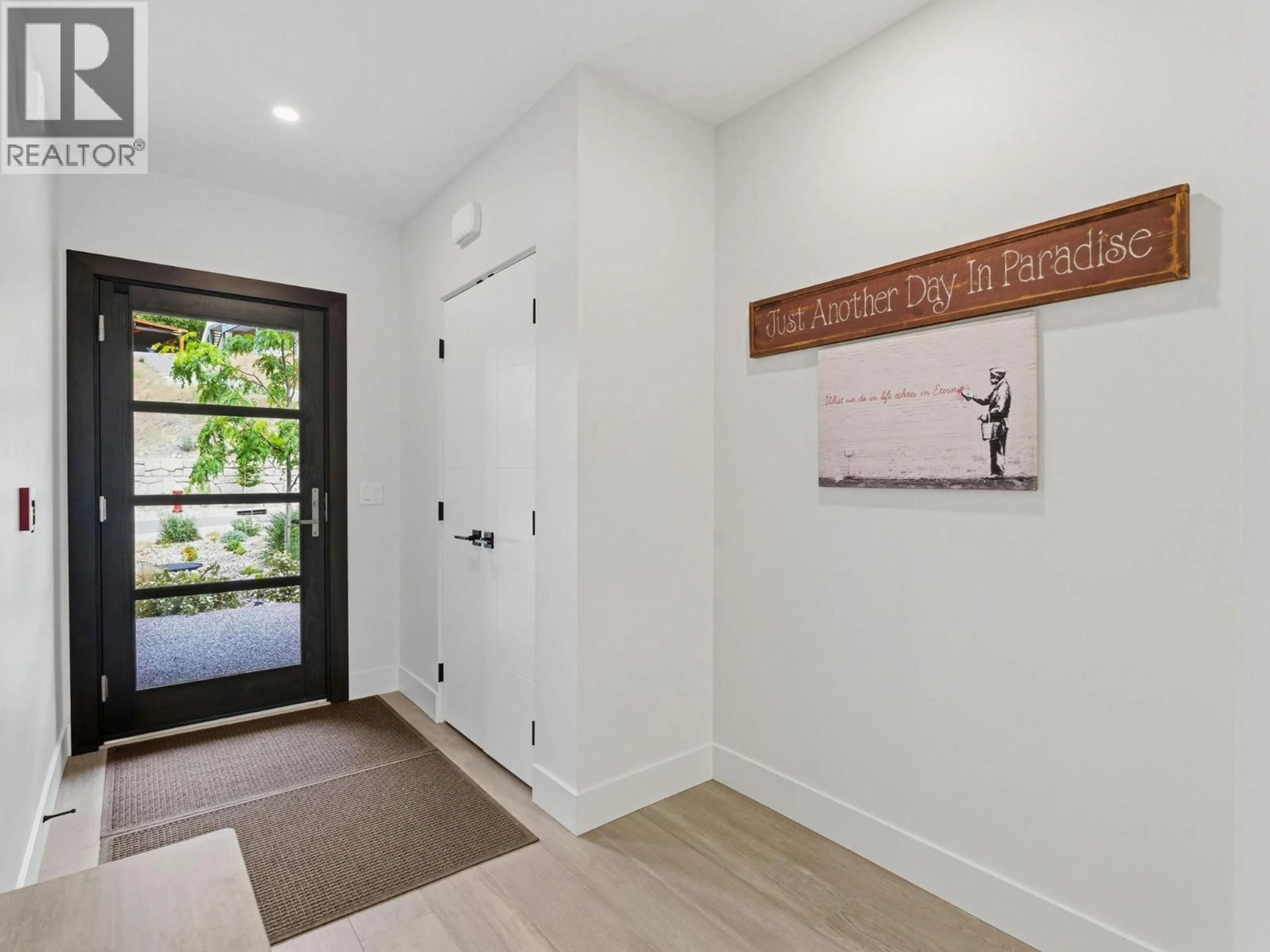 Indoor entryway for 5975 PRINCESS STREET, Peachland British Columbia V0H1X7