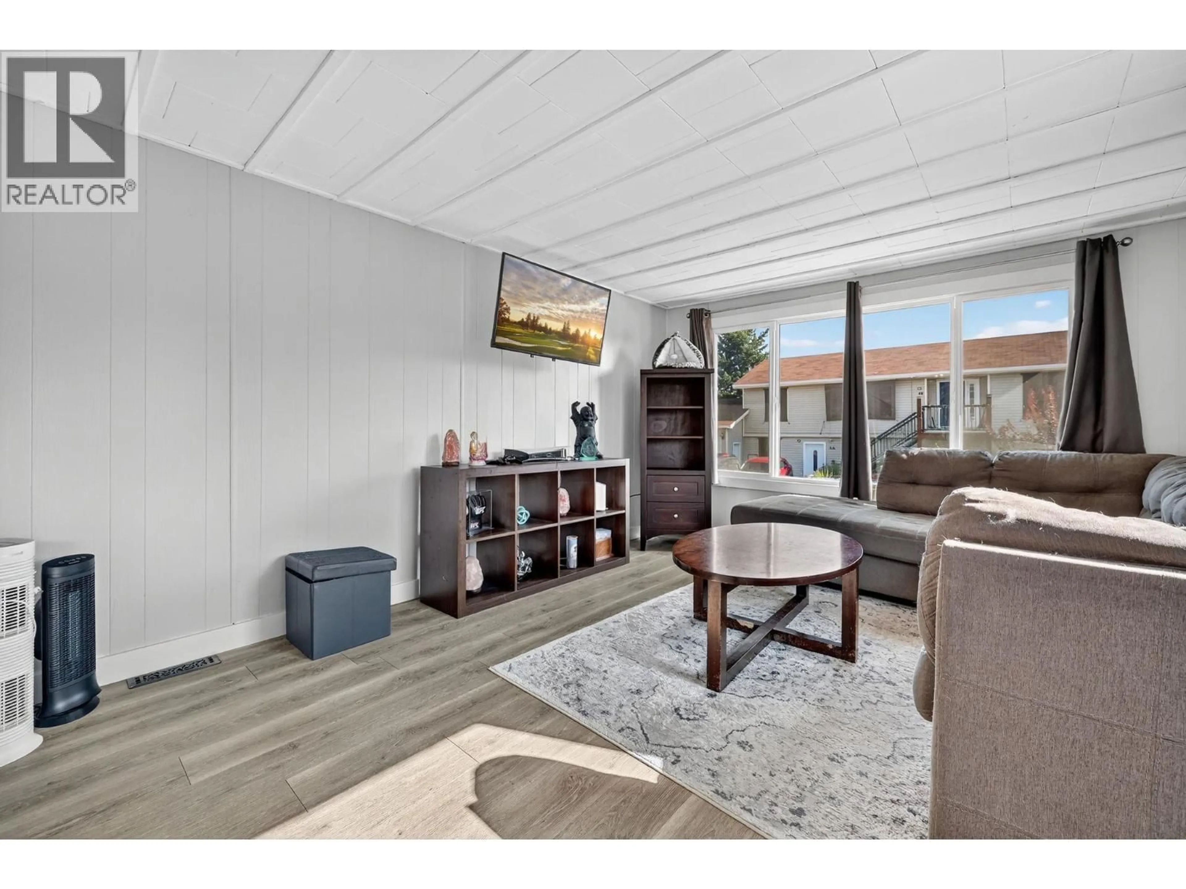 Living room with furniture, unknown for 34 - 8945 HWY 97N OTHER, Kelowna British Columbia V4V1E8